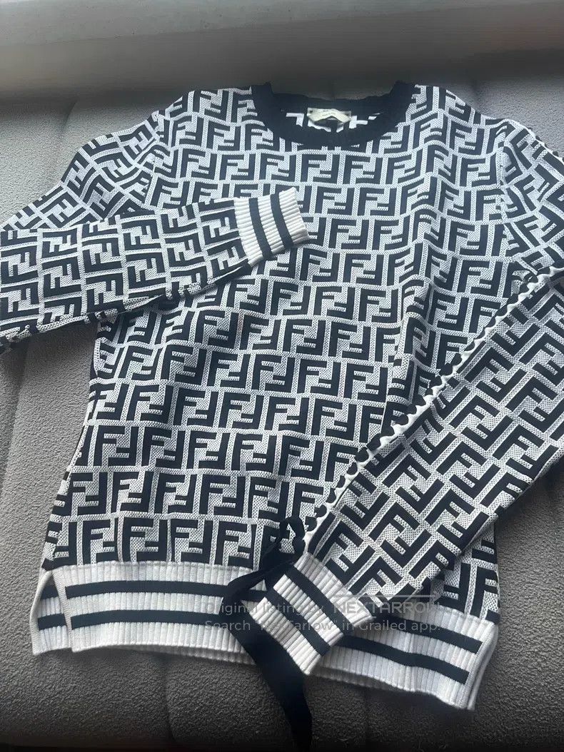 Fendi Fendi Full-print sweater Size XS / US 0-2 / IT 36-38 - 1 Thumbnail