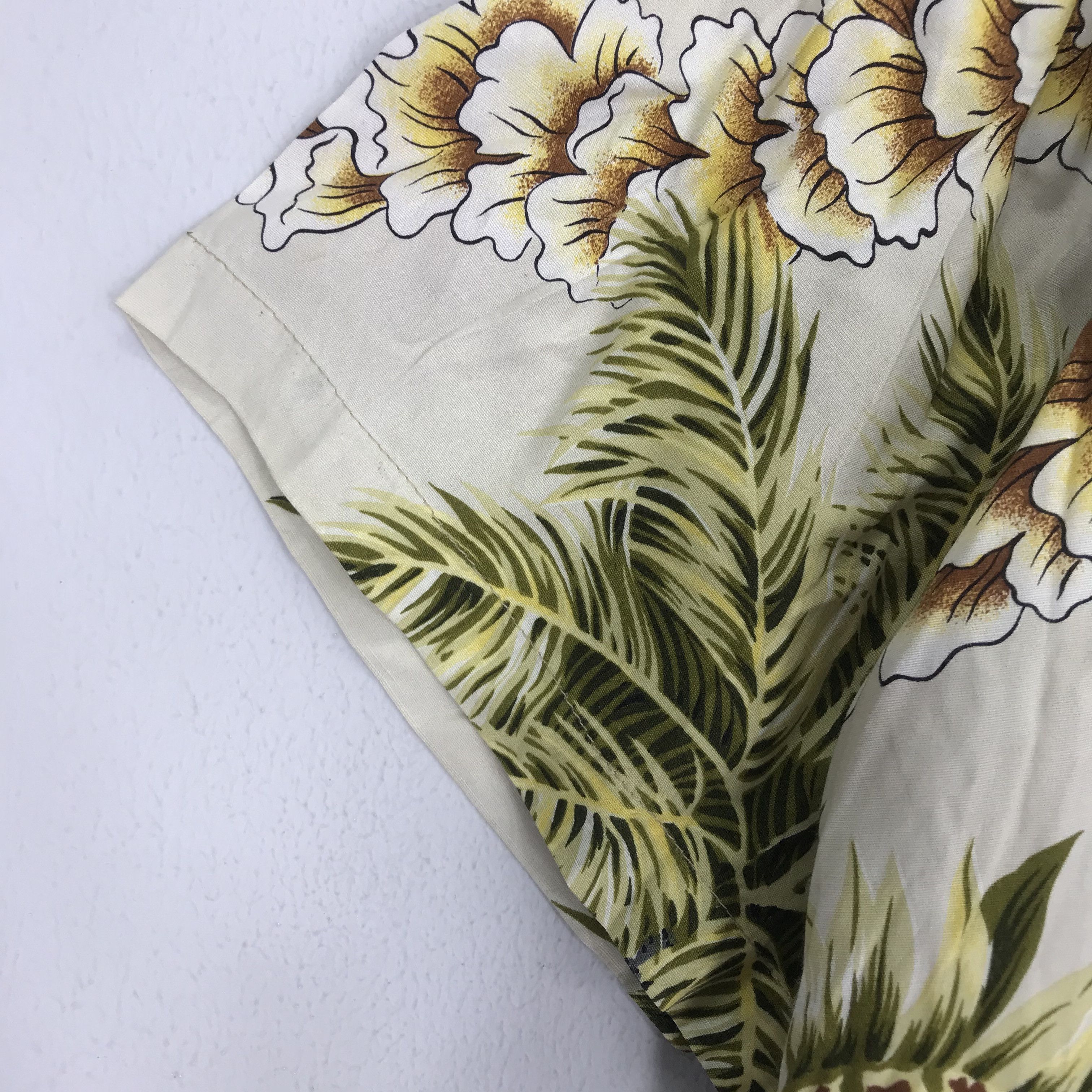 Hilo Hattie Vintage made in hawaii hibicius flower and palm beach - 47 Size US XL / EU 56 / 4 - 5 Thumbnail