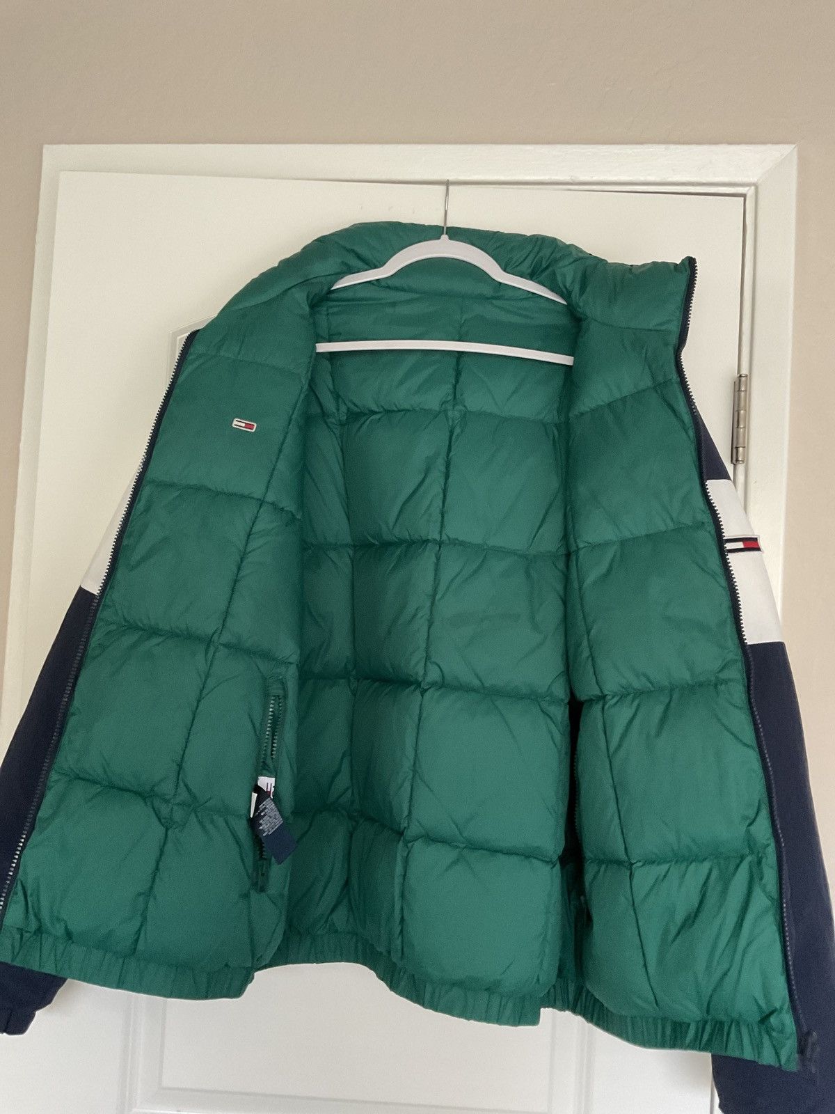 Tommy Hilfiger Vintage 90s Tommy Jeans Puffer Jacket-Large-Oversized logo Size US L / EU 52-54 / 3 - 7 Thumbnail