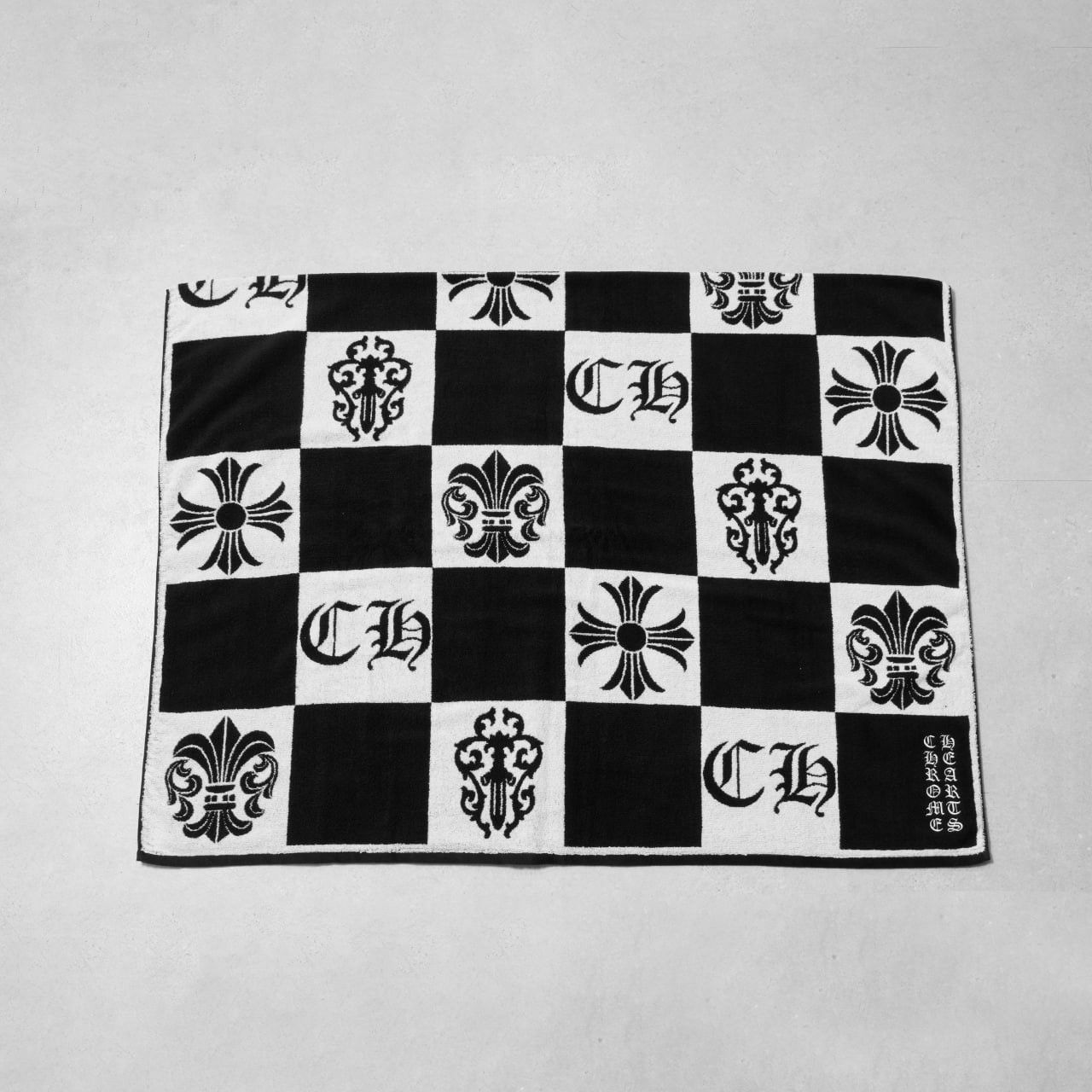 Chrome Hearts CHROME HEARTS Large Logo Checkered Beach Towel Size ONE SIZE - 6 Thumbnail