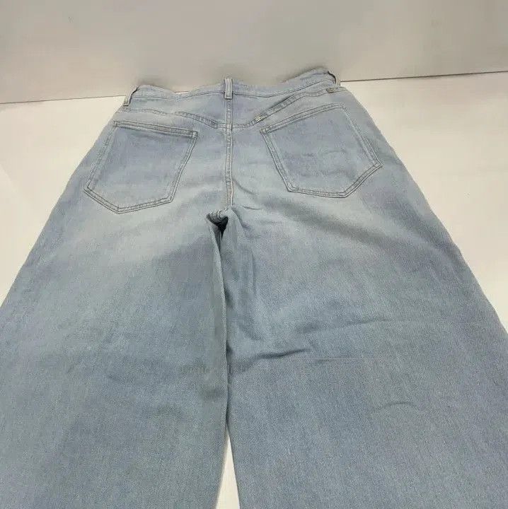 Givenchy Givenchy SS23 Light Washed Wide-Leg Jeans. Size US 30 / EU 46 - 8 Thumbnail