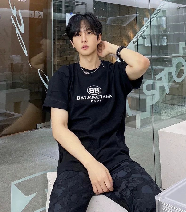 Balenciaga Balenciaga Letter logo short sleeve 2505-Nextarrow Size US L / EU 52-54 / 3 - 7 Thumbnail