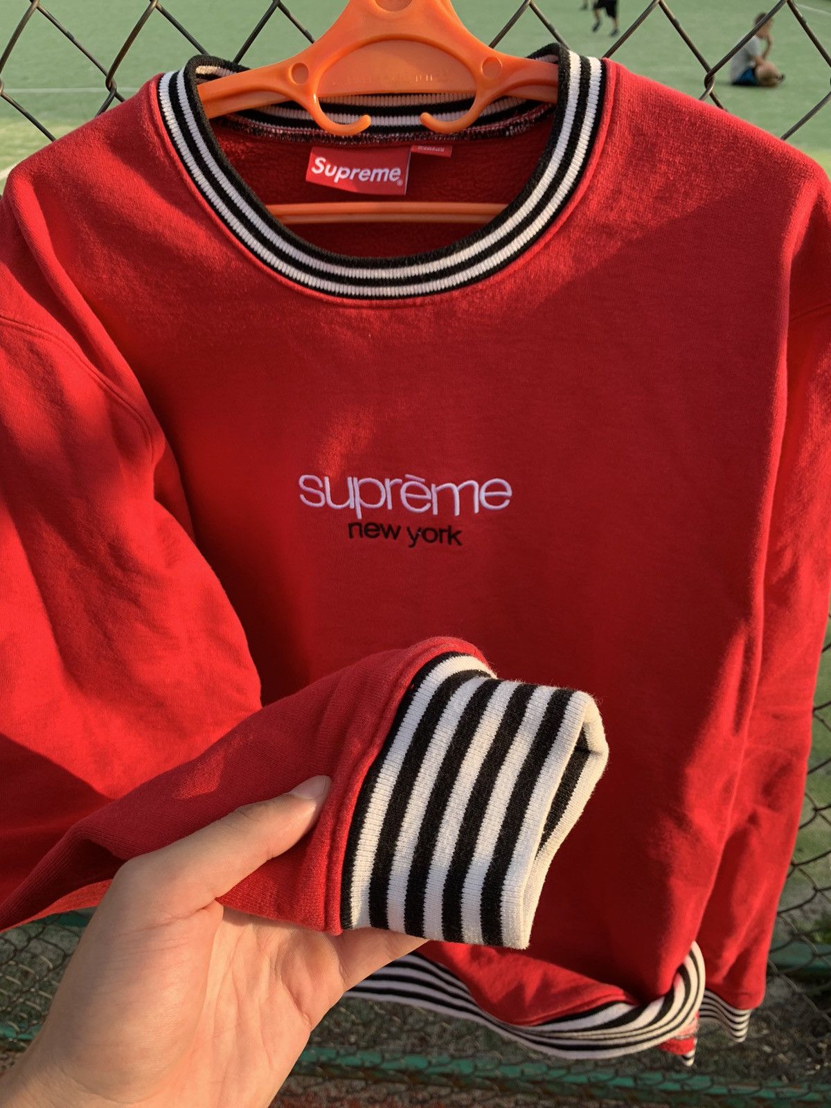 Supreme Supreme 2017 trend sweatshirt Size US L / EU 52-54 / 3 - 5 Thumbnail