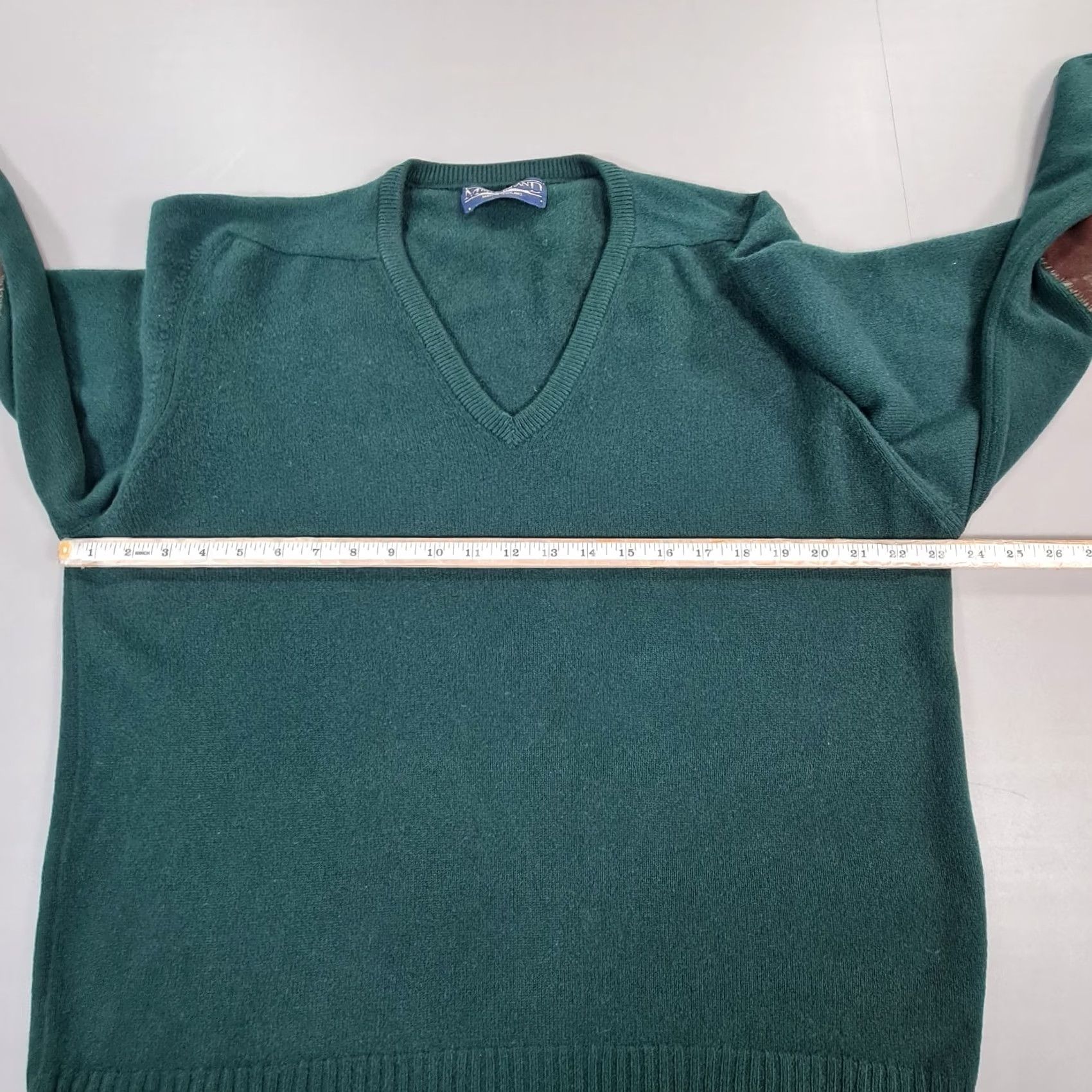 Vintage Misty Island Jumper Mens Green XL 100% Cashmere V-Neck Pullover Elbow Patches Scotland Vintage Size US XL / EU 56 / 4 - 6 Thumbnail