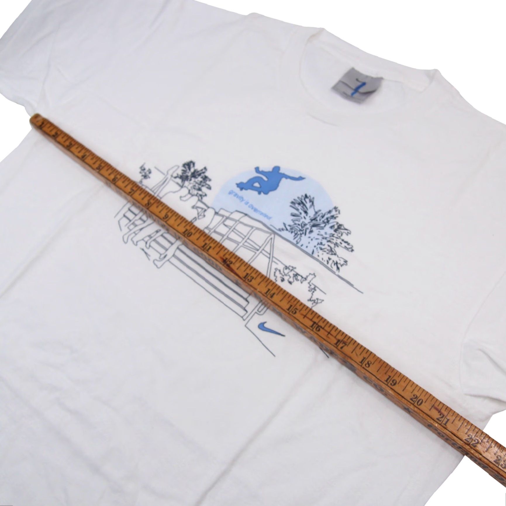 Nike VINTAGE Nike Skateboarding Gravity is overrated Mens Large Graphic T Shirt White Size US L / EU 52-54 / 3 - 6 Thumbnail