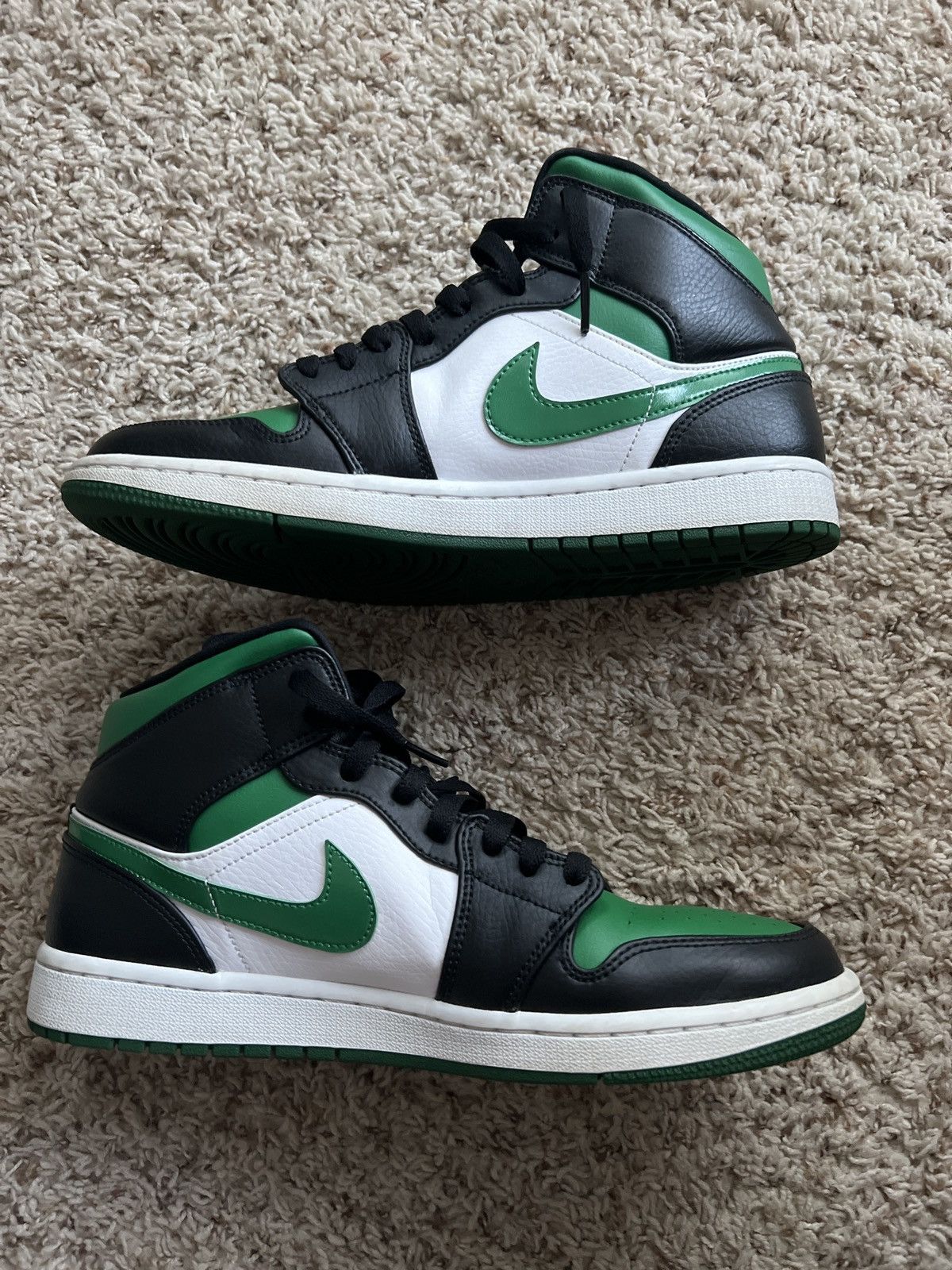 Jordan Brand × Nike Jordan 1 pine green mid toe Size US 10.5 / EU 43-44 - 2 Thumbnail