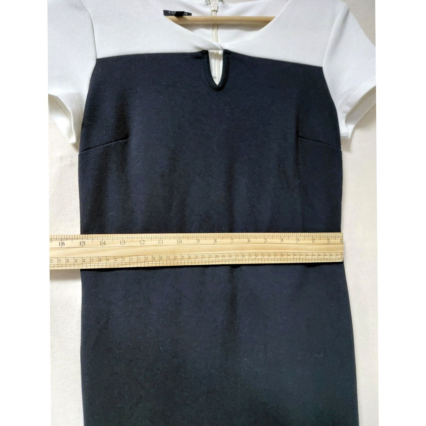 Talbots TALBOTS PETITES Dress Size 2P Black and White Short Sleeve Knee Length Solid Women Size 26" / US 2 / IT 38 - 7 Thumbnail