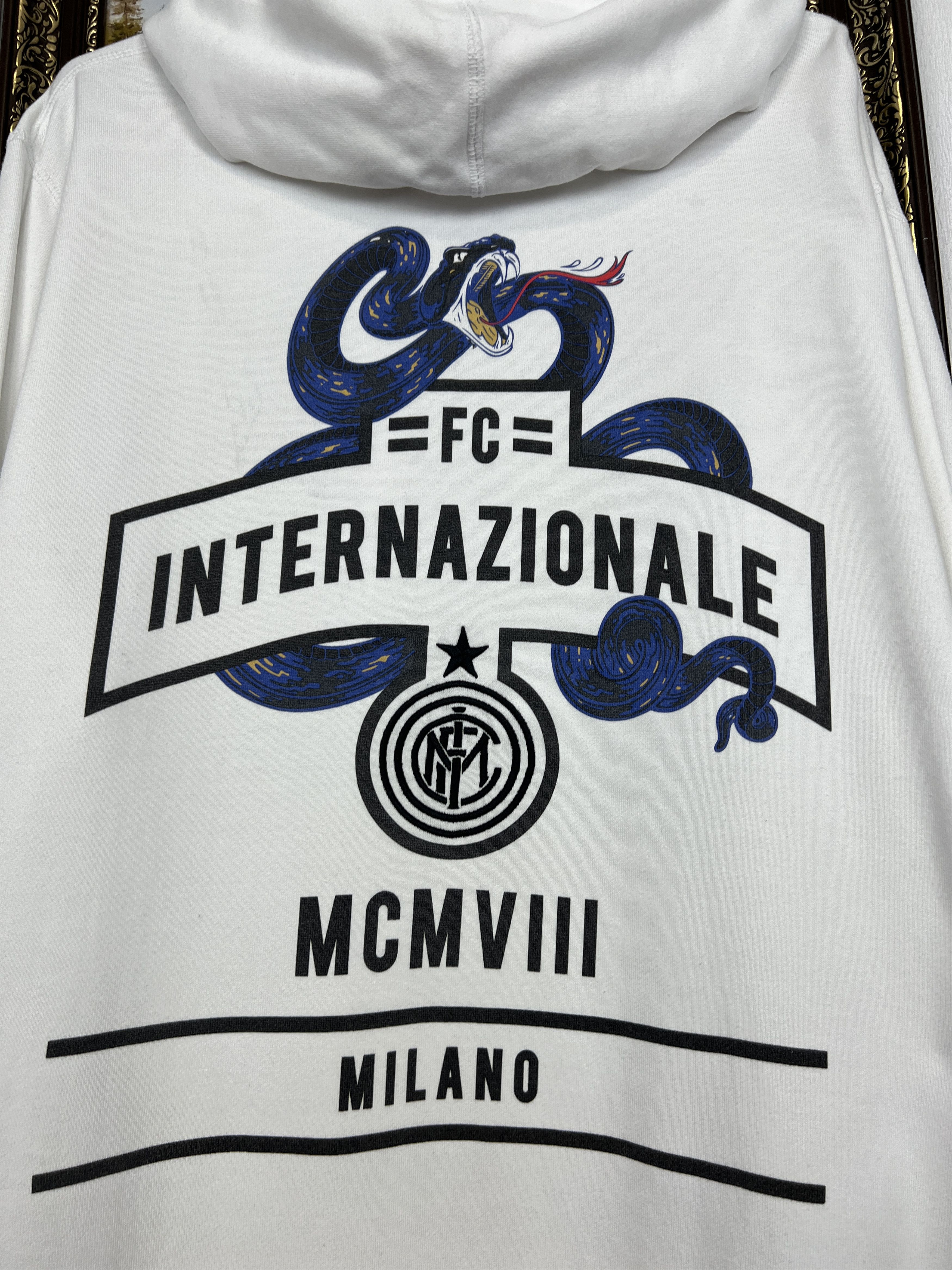 Nike Vintage Nike Inter Milan Football Hoodie White Soccer Jacket Size US XL / EU 56 / 4 - 14 Thumbnail