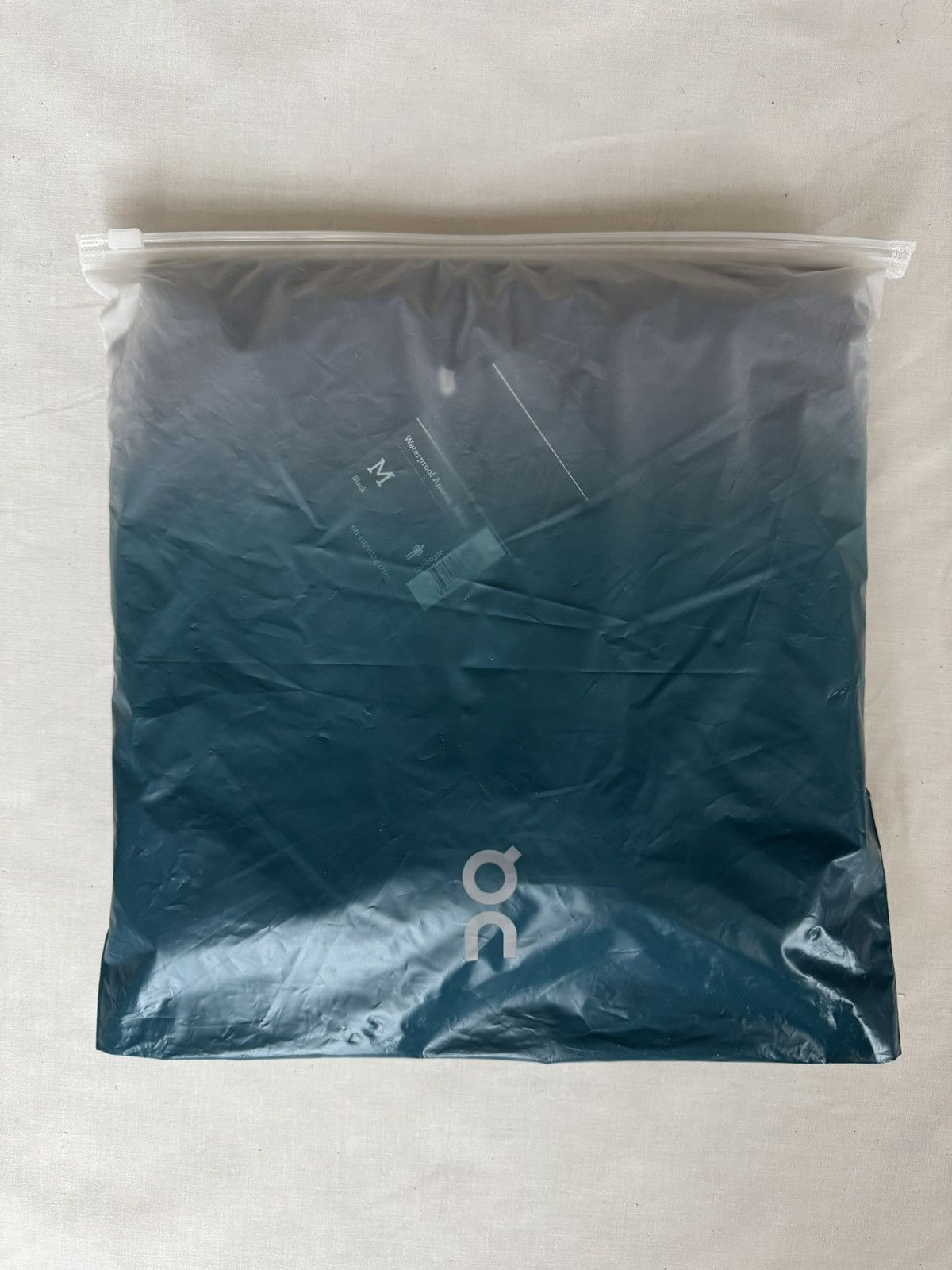 On Waterproof Anorak Size US M / EU 48-50 / 2 - 9 Thumbnail