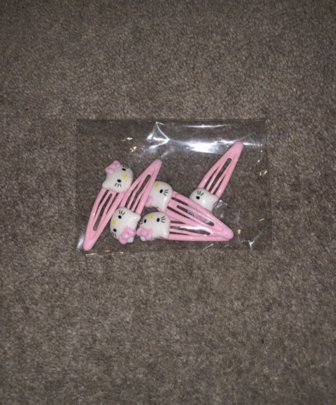 Other New Hello Kitty Hair Clips in Packaging Size ONE SIZE - 1 Thumbnail