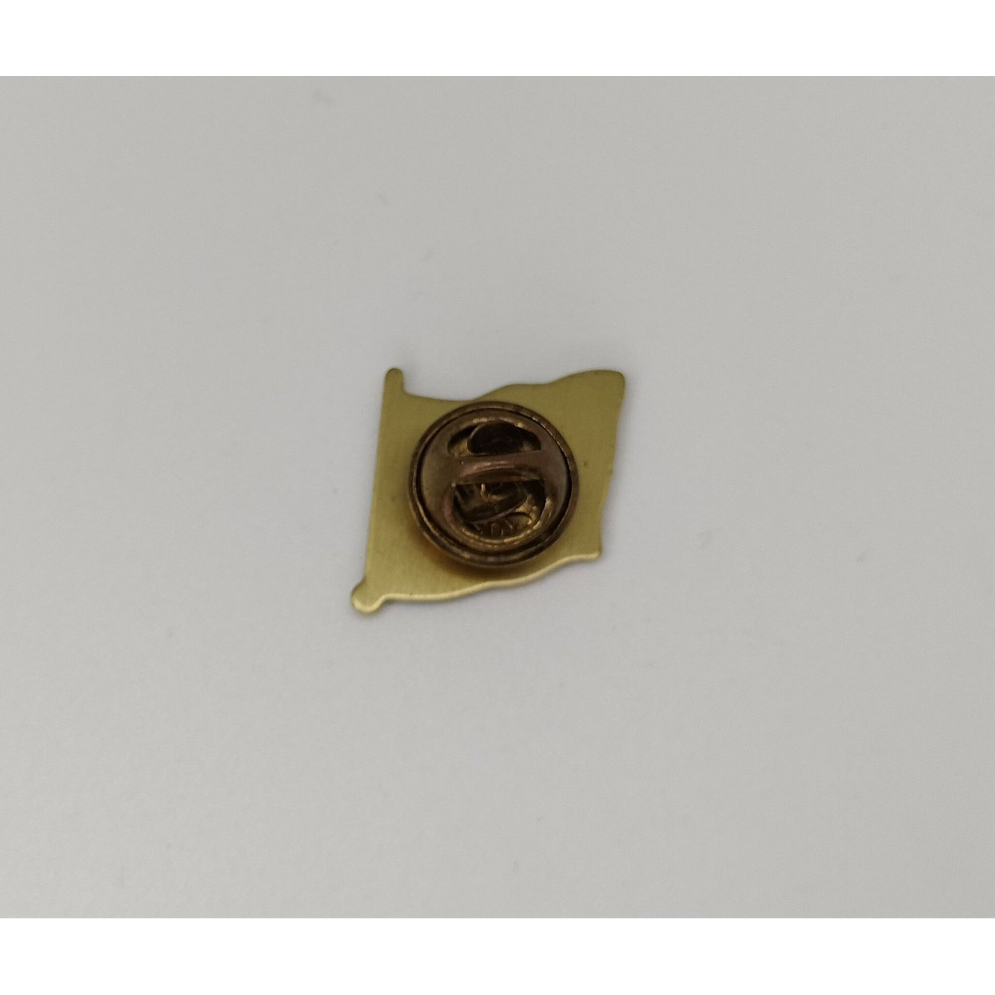Other Vintage American Flag Enamel Lapel Pin Clutch Back Patriotic Size ONE SIZE - 10 Thumbnail