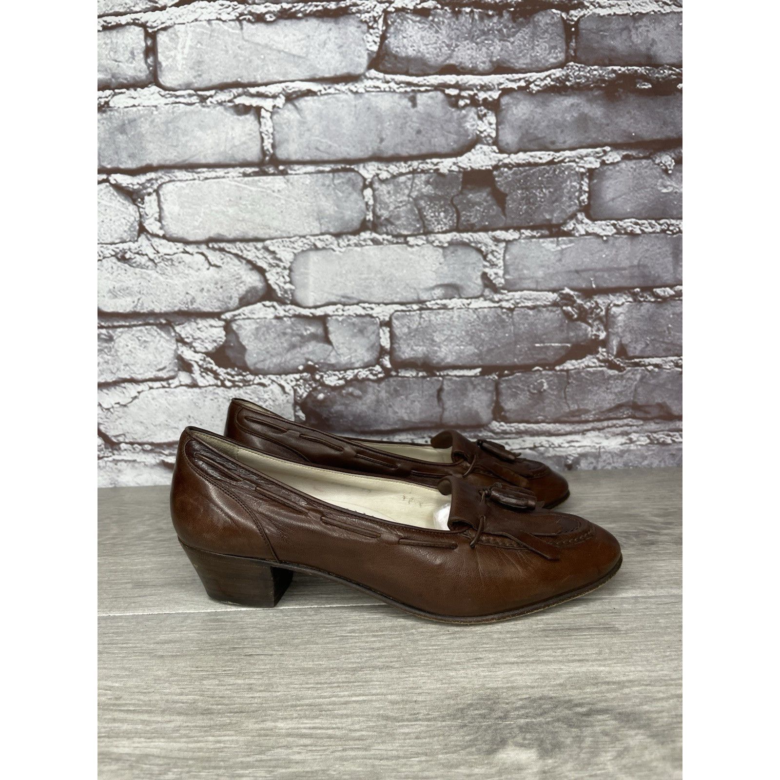 Bally Bally Brown Leather Kiltie Tassel Loafers Kitten Heel Shoes Size US 6.5 / IT 36.5 - 13 Thumbnail