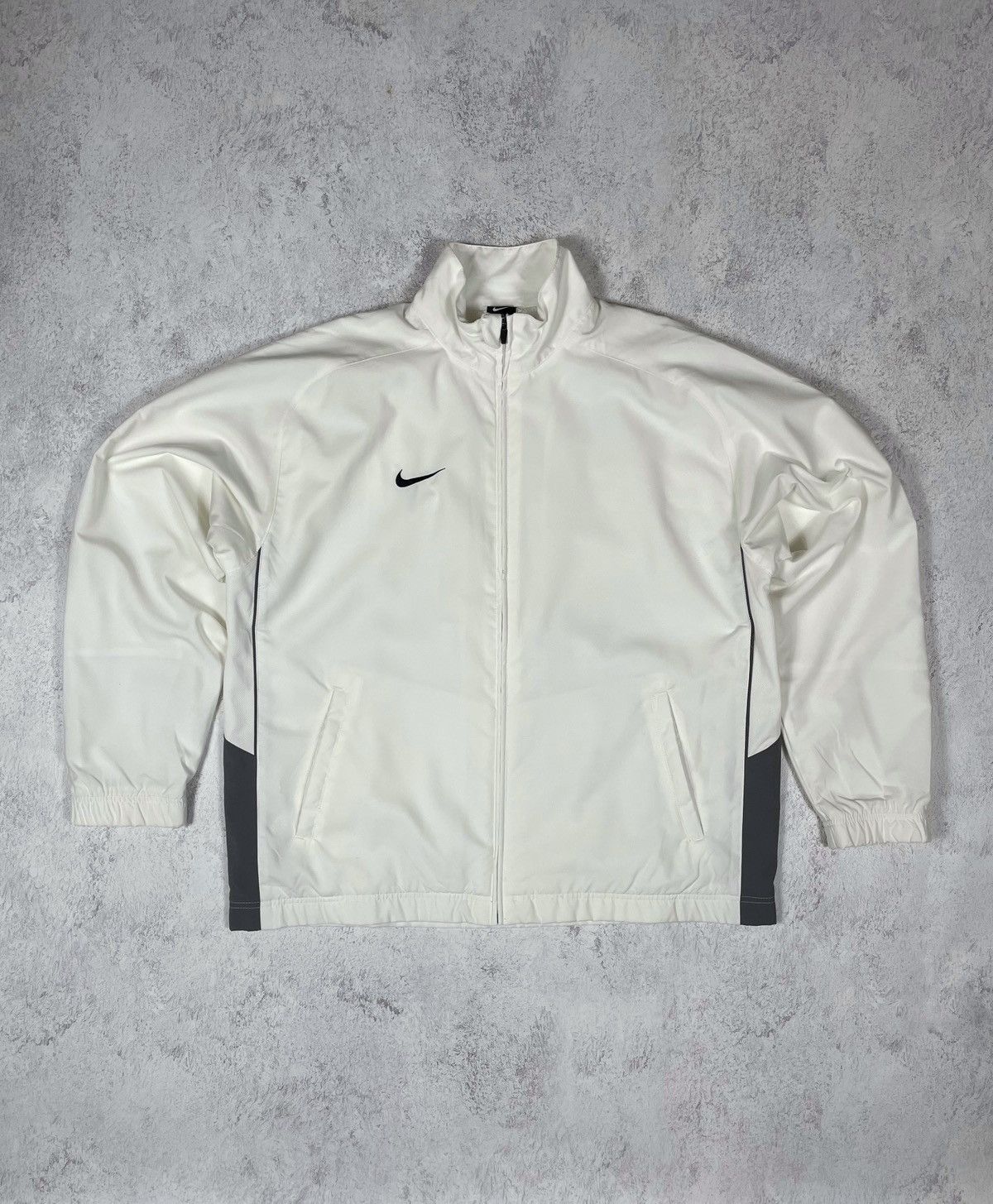 Vintage Nike Vintage Light Jacket Zip Small Swoosh L Size US L / EU 52-54 / 3 - 1 Thumbnail