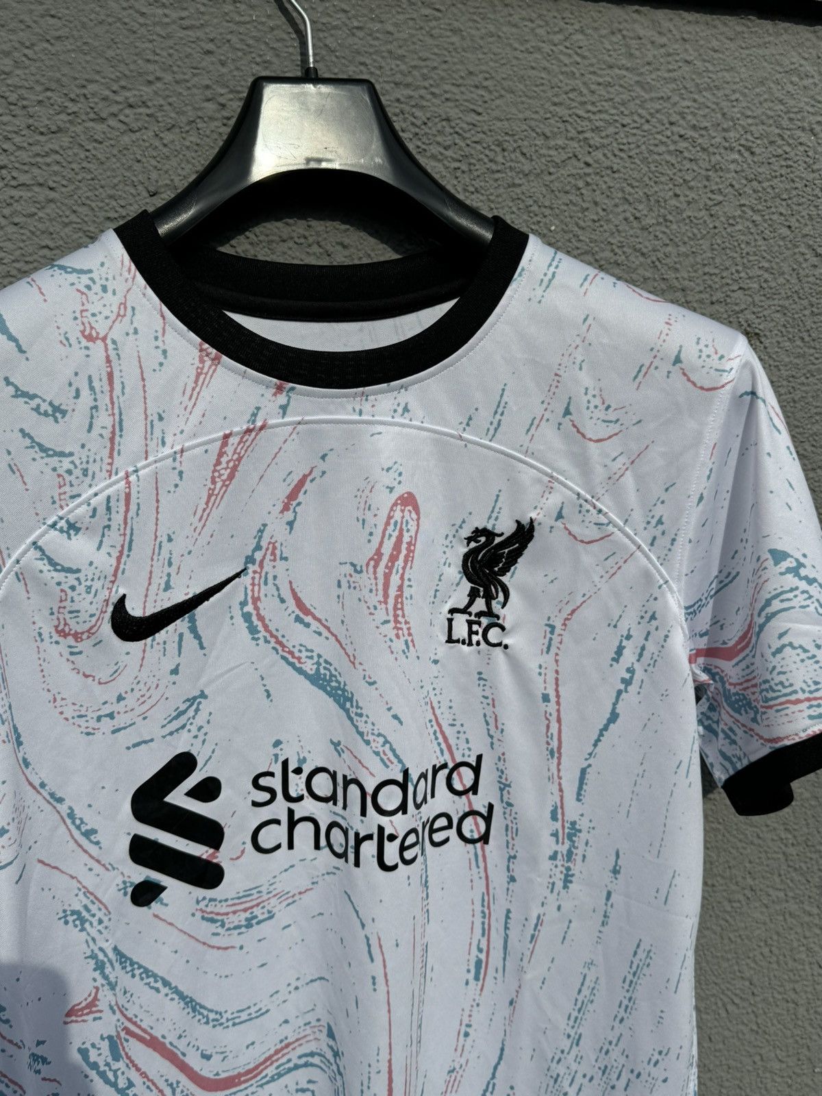 Nike Nike Liverpool Soccer Jersey White Size US M / EU 48-50 / 2 - 2 Thumbnail