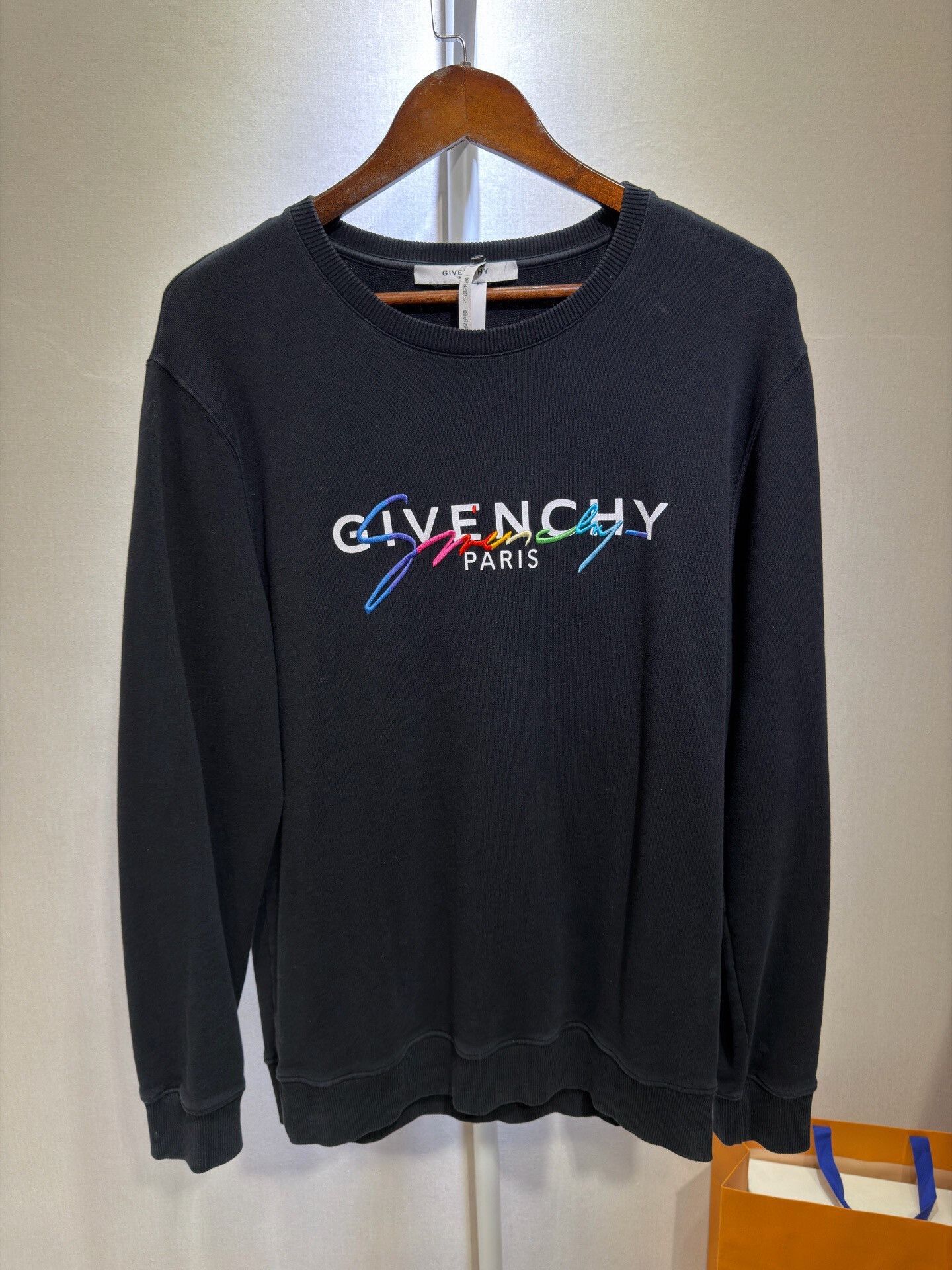 Givenchy Givenchy Black Rainbow Logo Sweatshirt Size US S / EU 44-46 / 1 - 1 Thumbnail