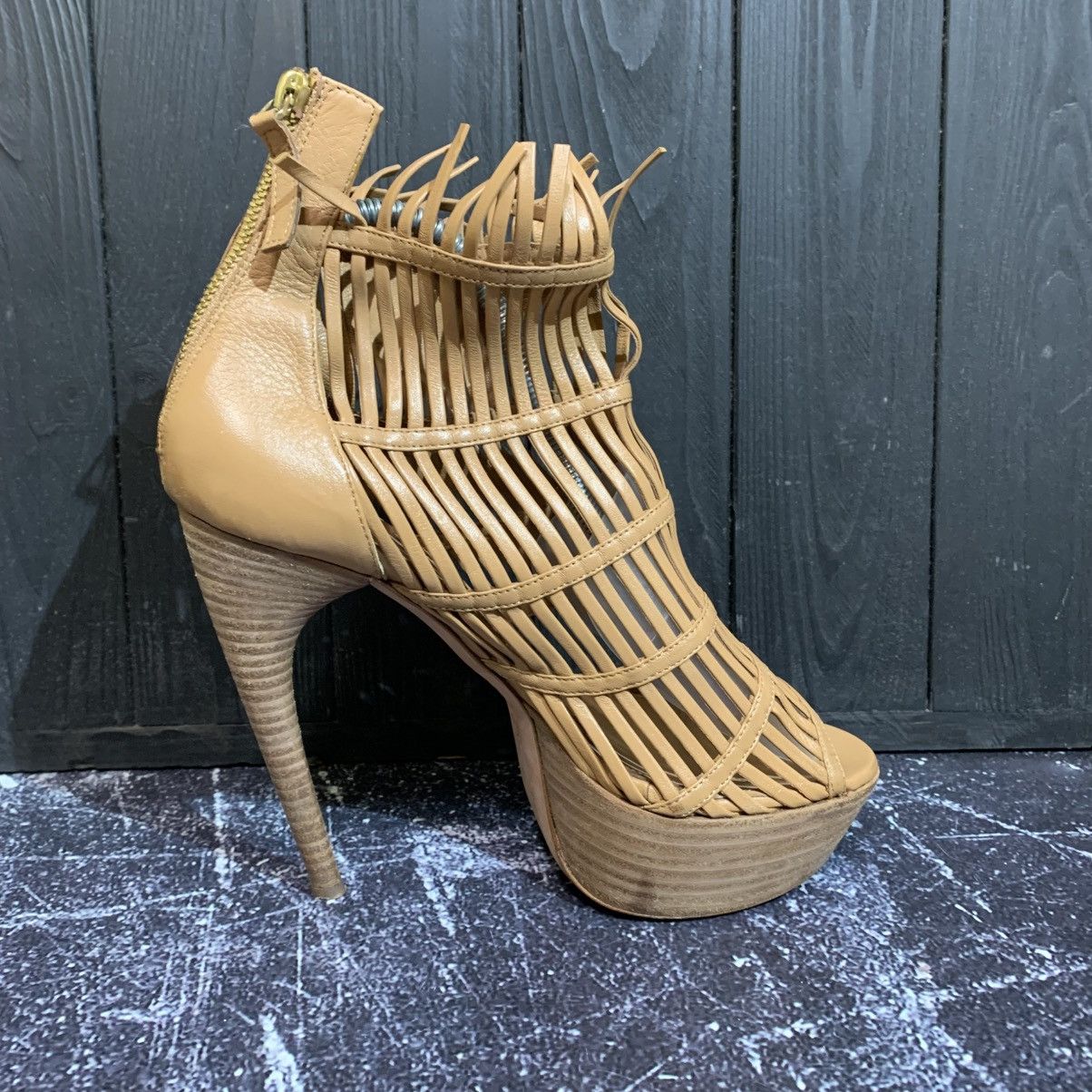 Alexander McQueen Alexander MaQueen Beige Leather Platform Cage Heels size 38 Size US 8 / IT 38 - 6 Thumbnail