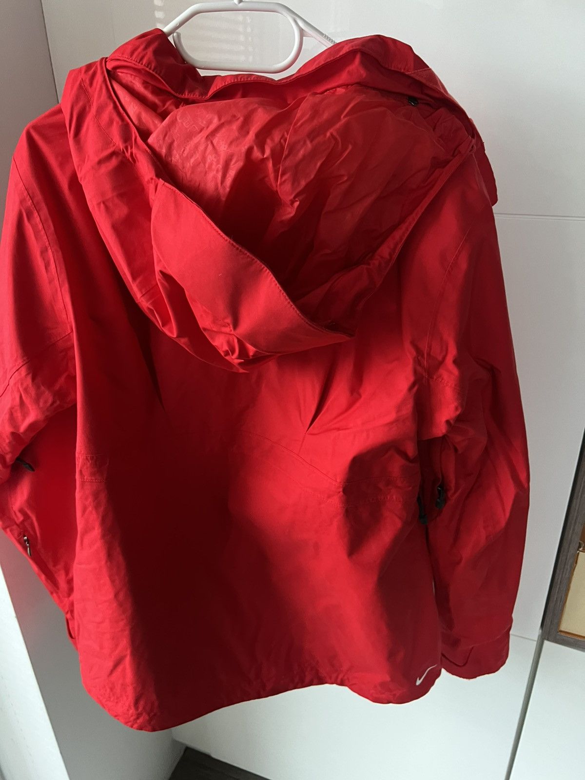 Nike ACG Vintage Nike Acg Waterproof Gorpcore Red Men’s Reg Jacket Size US L / EU 52-54 / 3 - 9 Thumbnail