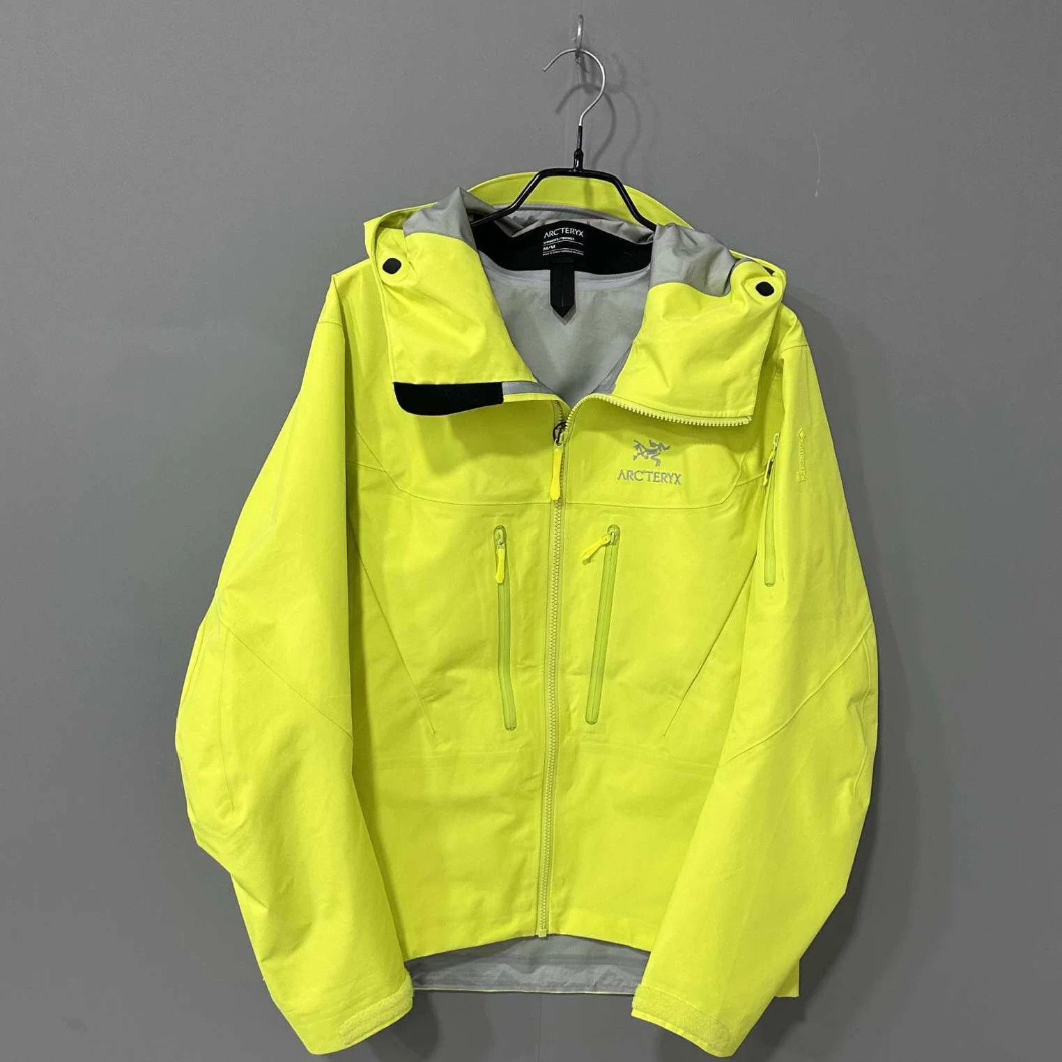 Arc'teryx Arc'teryx Alpha SV 6 Race Green M Hard Shell Jacket Size US M / EU 48-50 / 2 - 1 Thumbnail