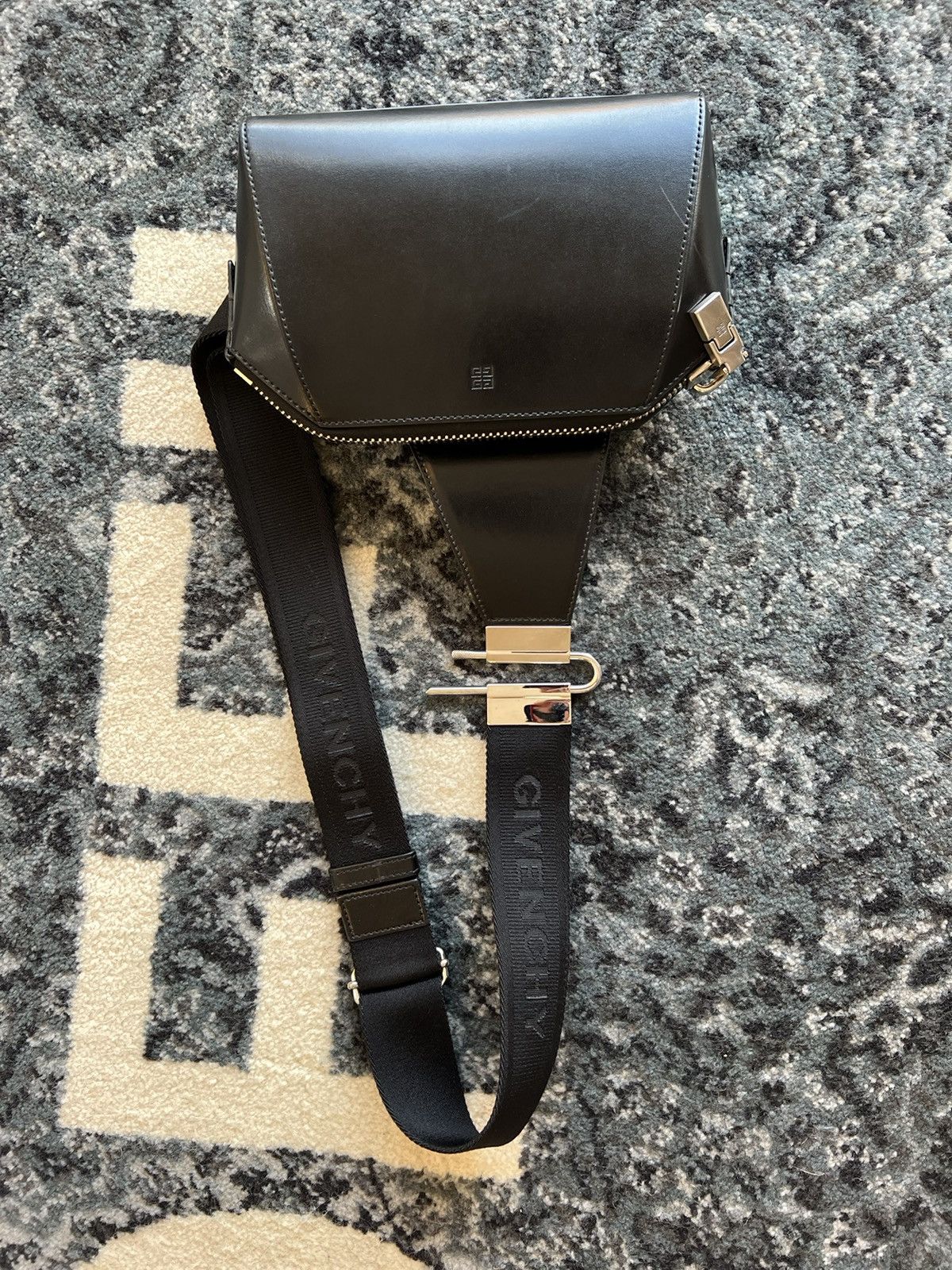Givenchy GIVENCHY ANTIGONA CROSSBODY BLACK Size ONE SIZE - 3 Thumbnail