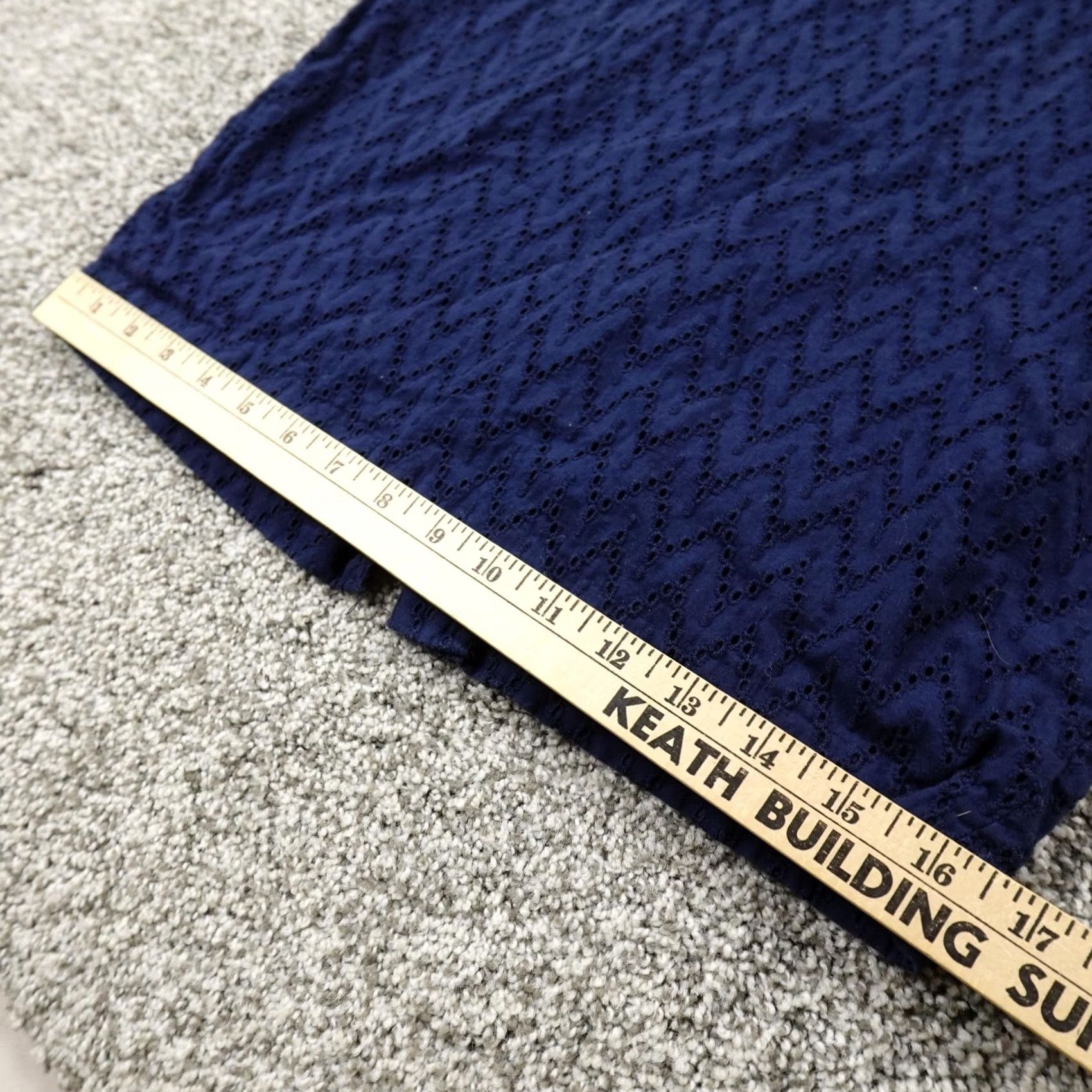 Banana Republic Banana Republic Skirt Womens 2 Blue Zigzag Eyelet Lined Zip Pencil Career Work Size 26" / US 2 / IT 38 - 2 Thumbnail