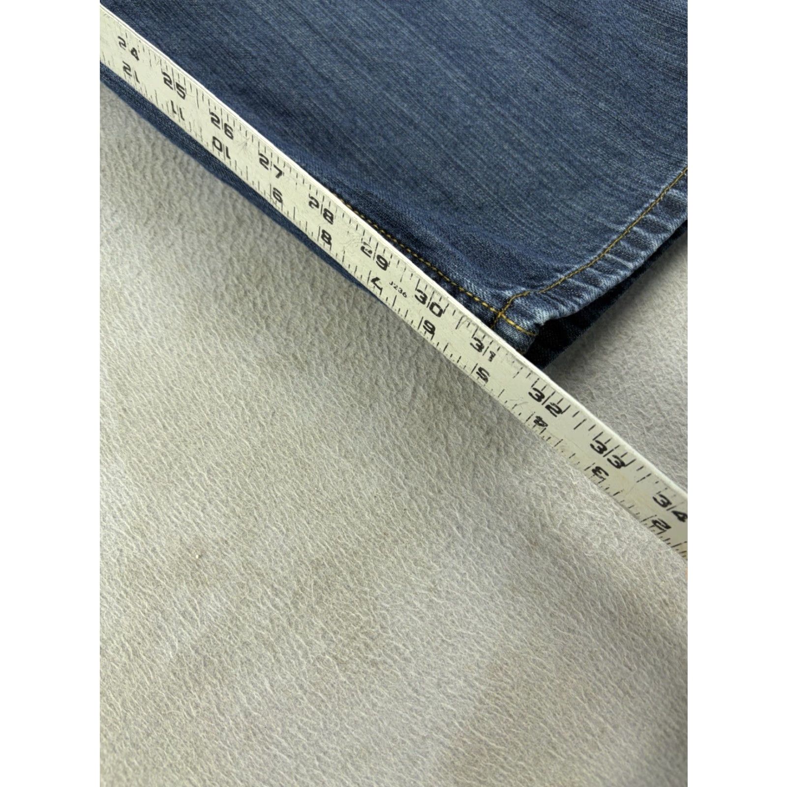 Denime VINTAGE Levi’s Silvertab Jeans Men’s 36x31 Blue Denim Relaxed Fit 90s Y2k Denim Jeans Mens Size US 36 / EU 52 - 7 Thumbnail