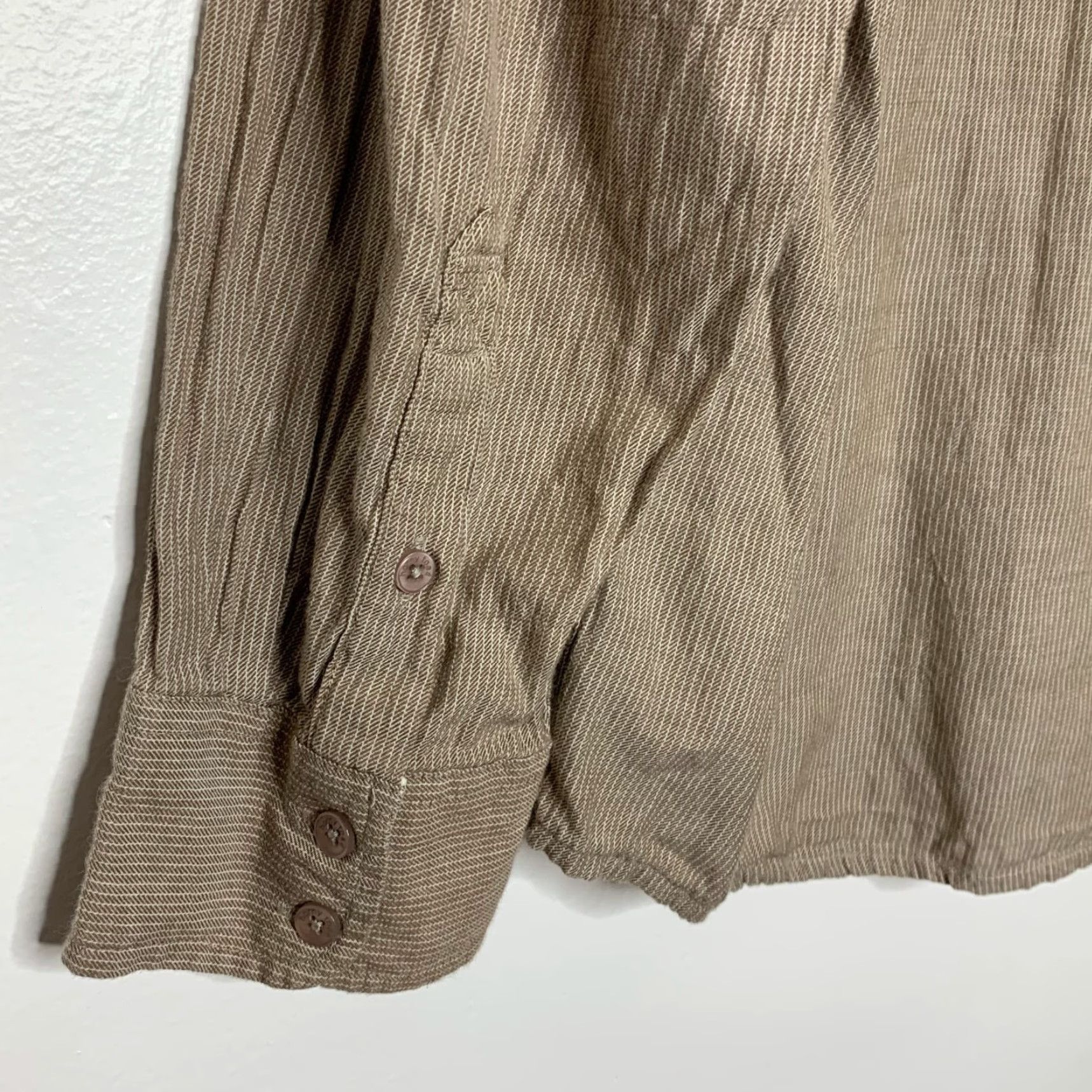 Vintage Horny Toad Mens Button-Up Shirt L Long Sleeve Casual Organic Cotton Tan Striped 98% Organic Cotton 2% Spandex Button-Down Collar Mens Size US L / EU 52-54 / 3 - 7 Thumbnail