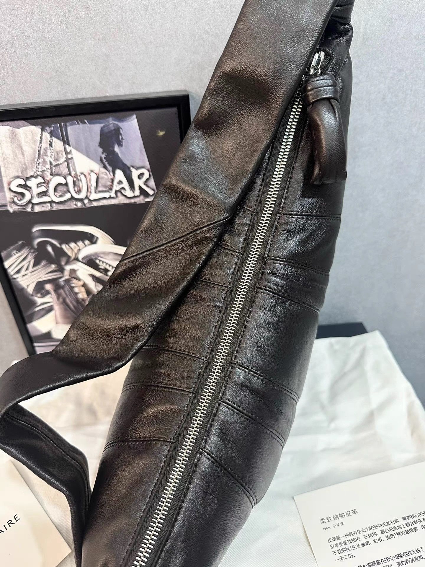 Lemaire Lemaire Medium Dark Chocolate Lambskin Croissant Bag K34 Size ONE SIZE - 6 Thumbnail