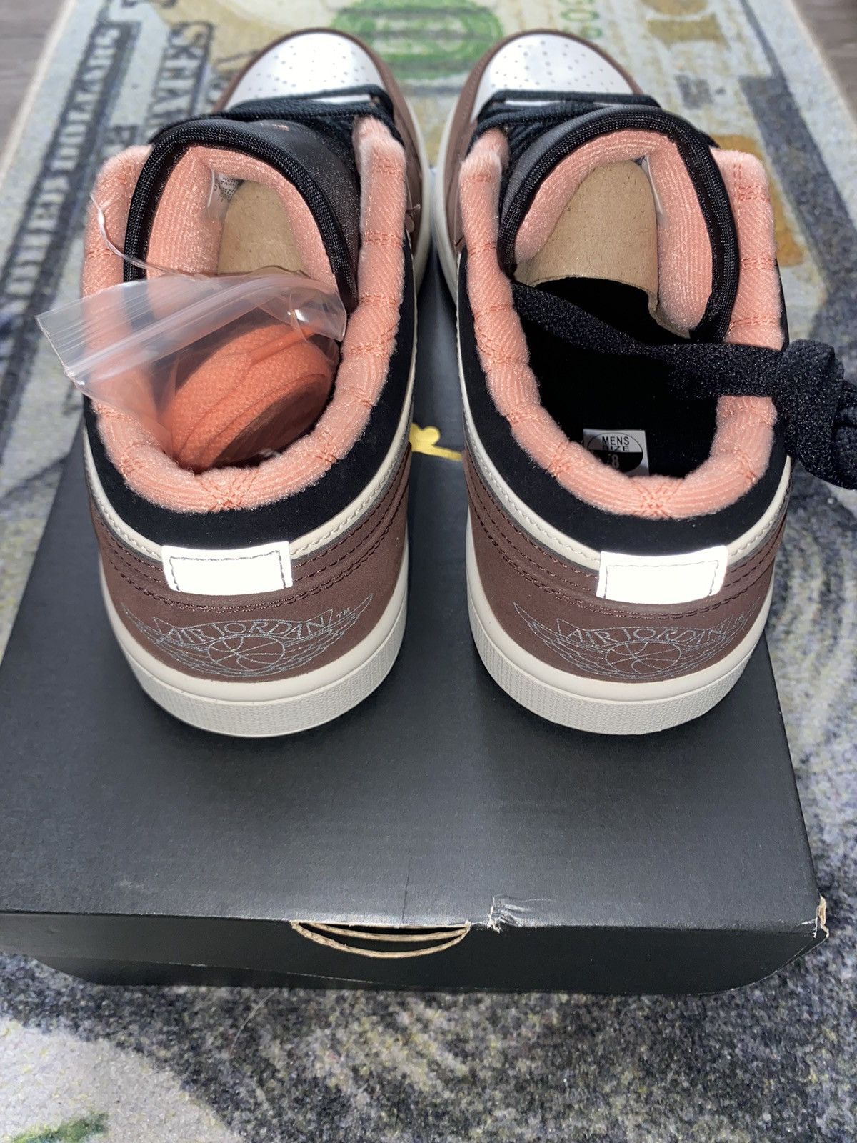 Jordan Brand × Nike Jordan 1 Low Mocha Size US 8 / EU 41 - 4 Thumbnail