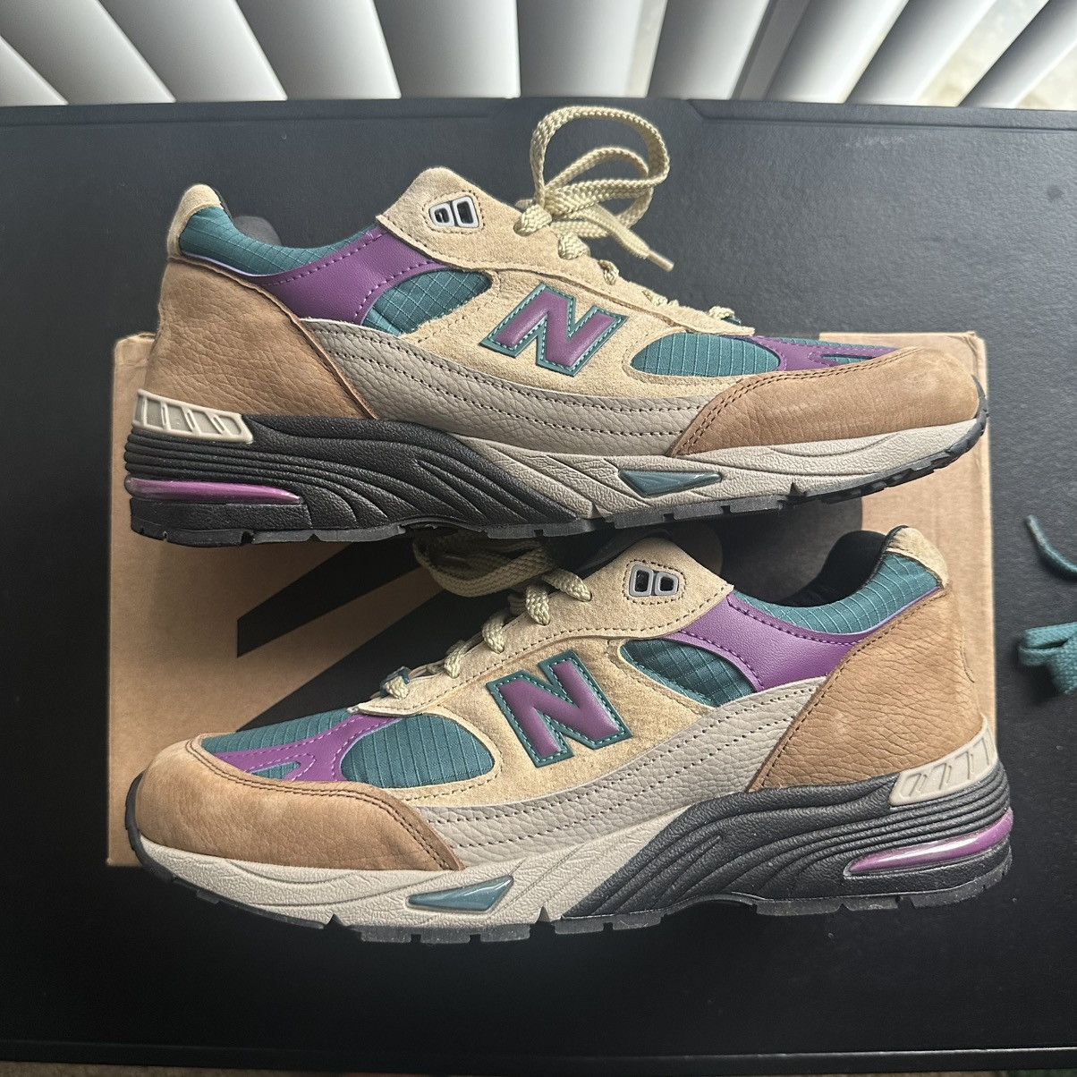 New Balance × Palace New Balance Palace x 991 Made in England Taos Taupe Grape Size US 10 / EU 43 - 1 Thumbnail