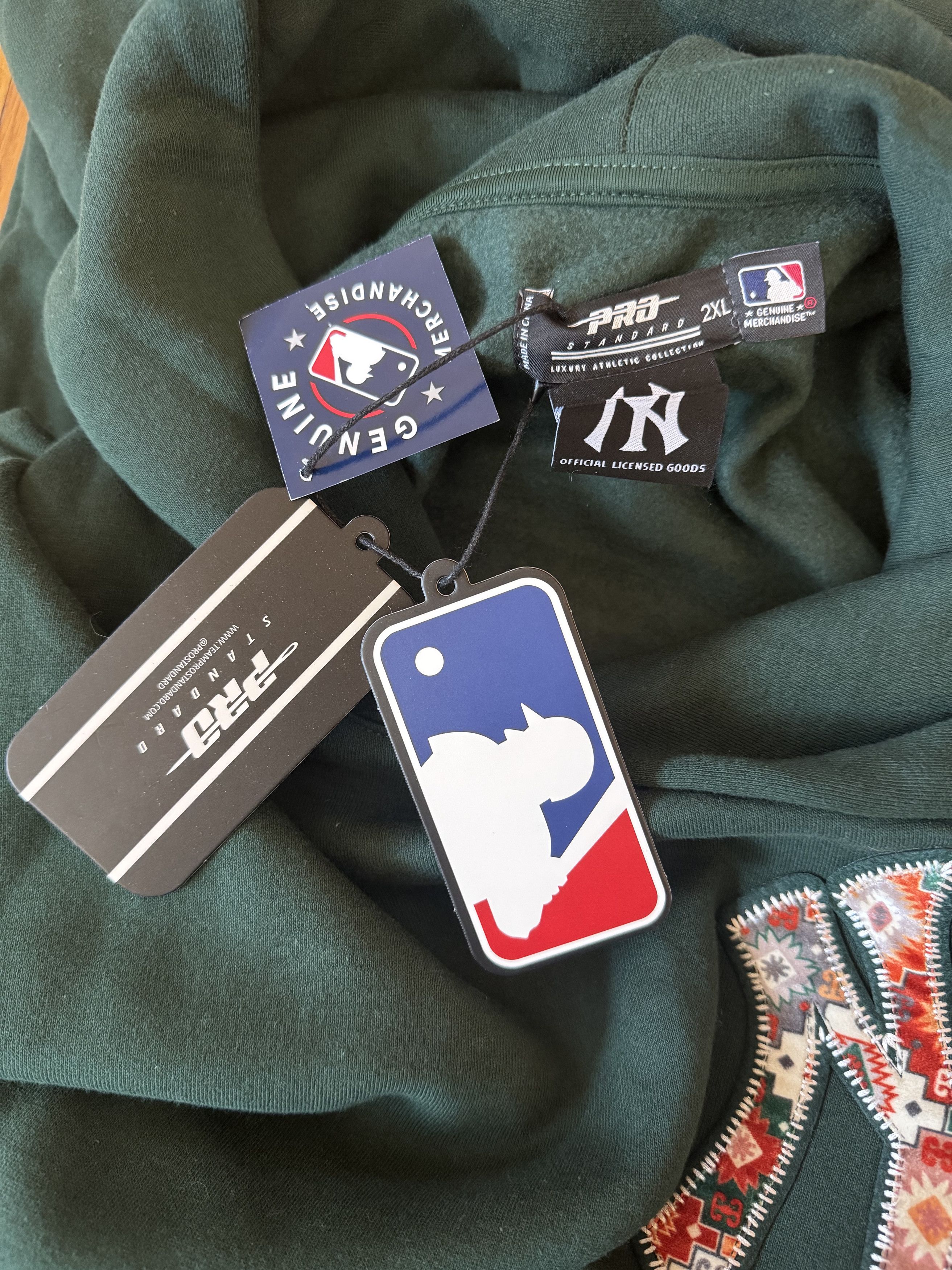 Pro Standard NWT Pro Standard New York Yankees Tapestry 2.0 Hoodie 2XL Size US XXL / EU 58 / 5 - 3 Thumbnail