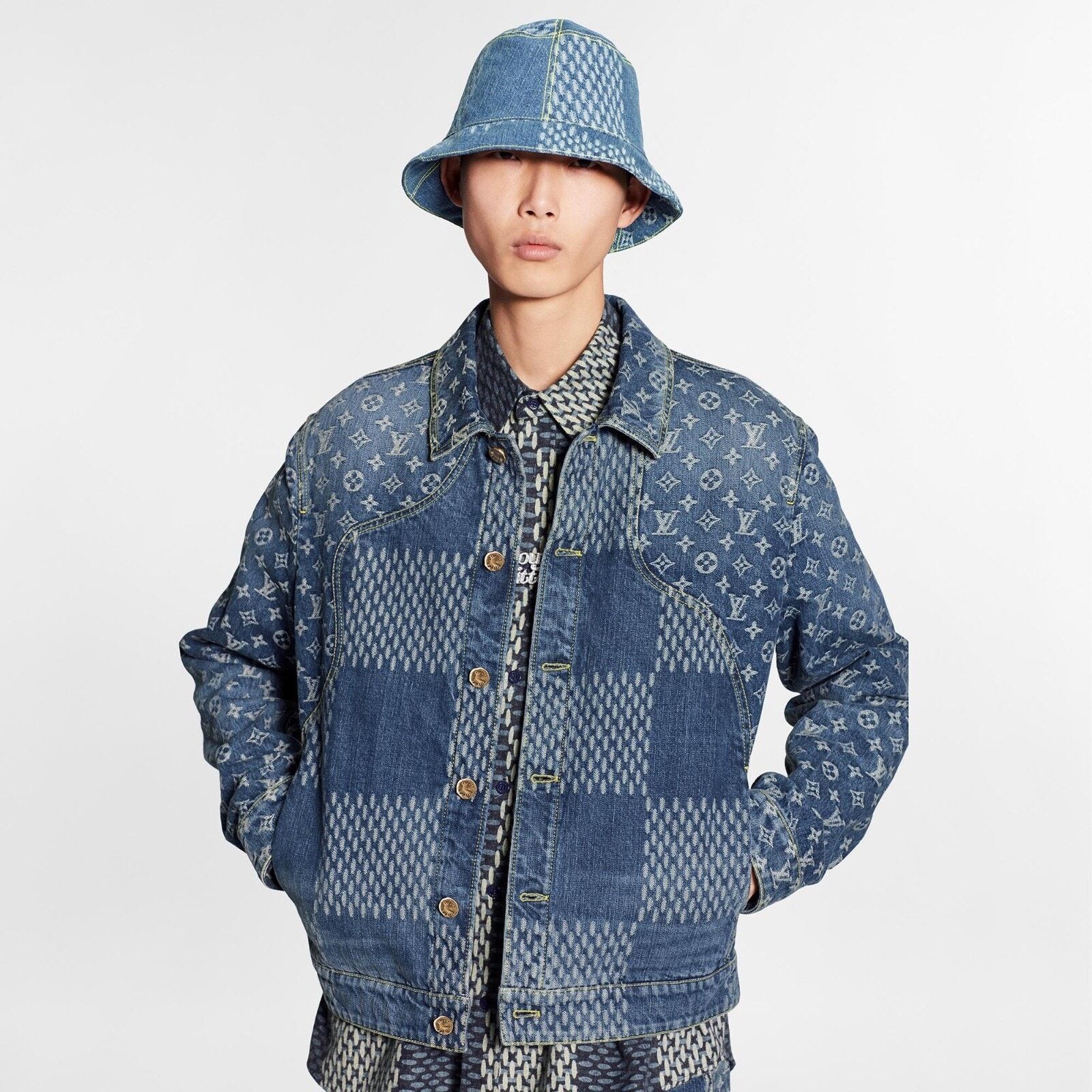Louis Vuitton Louis Vuitton x Nigo Giant Damier Waves Trucker Jacket 48 Size US M / EU 48-50 / 2 - 1 Thumbnail