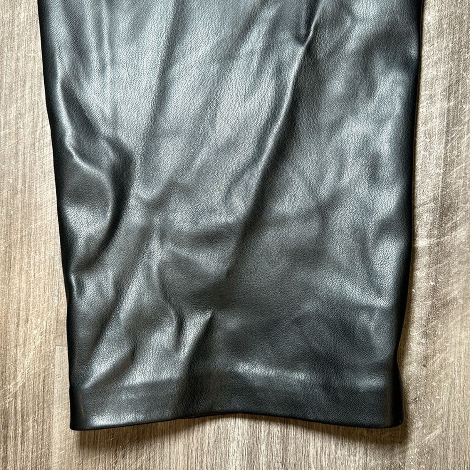 Ellen Tracy Ellen Tracy Pleated Faux Leather Pant - Medium Size 30" / US 8 / IT 44 - 3 Thumbnail