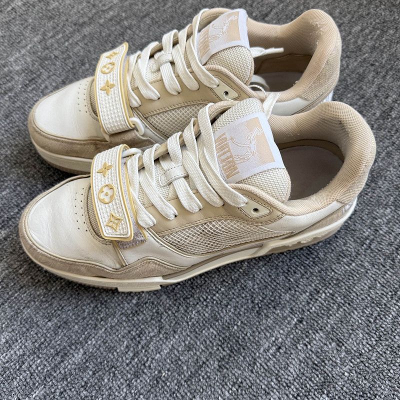 Louis Vuitton Louis Vuitton Trainer Low-top Fashion Sneakers in Khaki 0079 Size US 7.5 / EU 40-41 - 1 Thumbnail