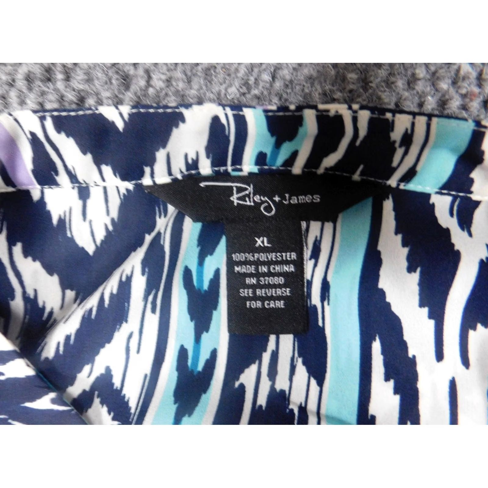 Vintage Riley & James Womens Blouse XL Blue Button Down Casual Long Sleeve Crew Neck Geometric Rayon Polyester Stretch Regular Vintage: No Size XL / US 12-14 / IT 48-50 - 5 Thumbnail