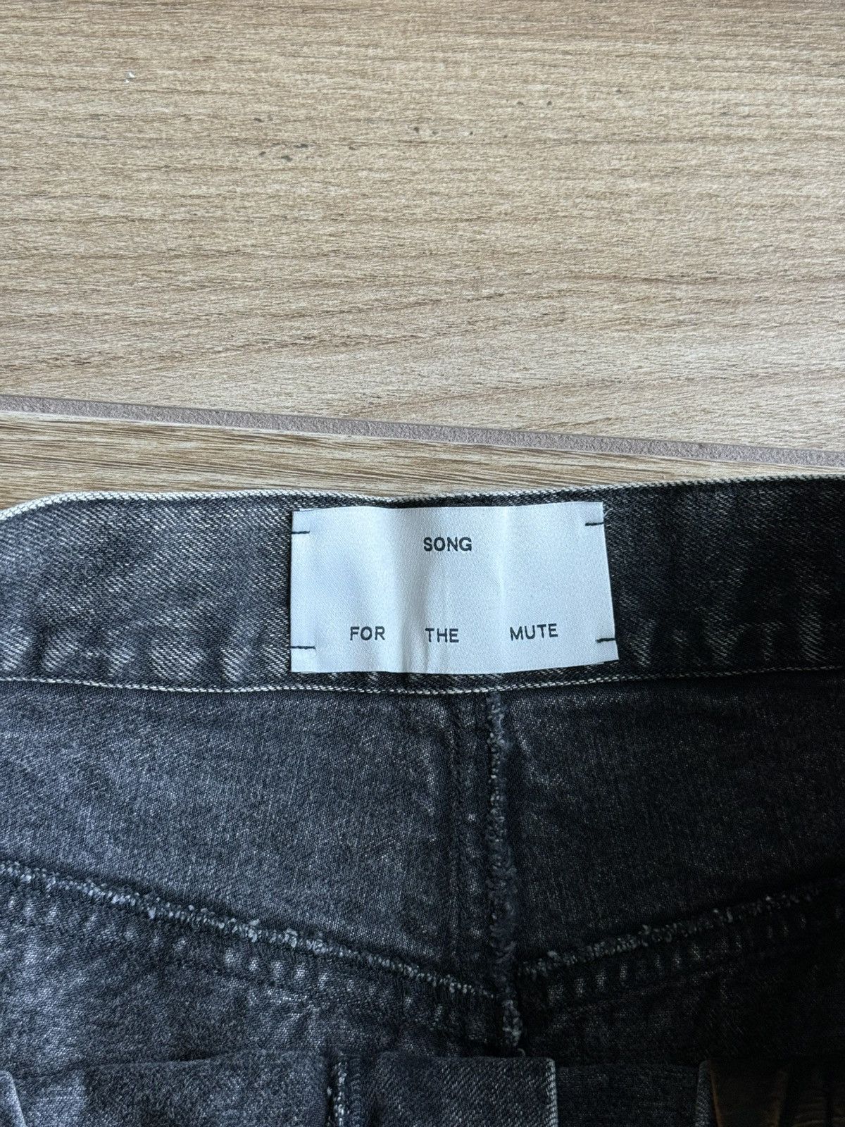 Song For The Mute Song For The Mute frayed-patch straight-leg denim jeans Size US 34 / EU 50 - 4 Thumbnail