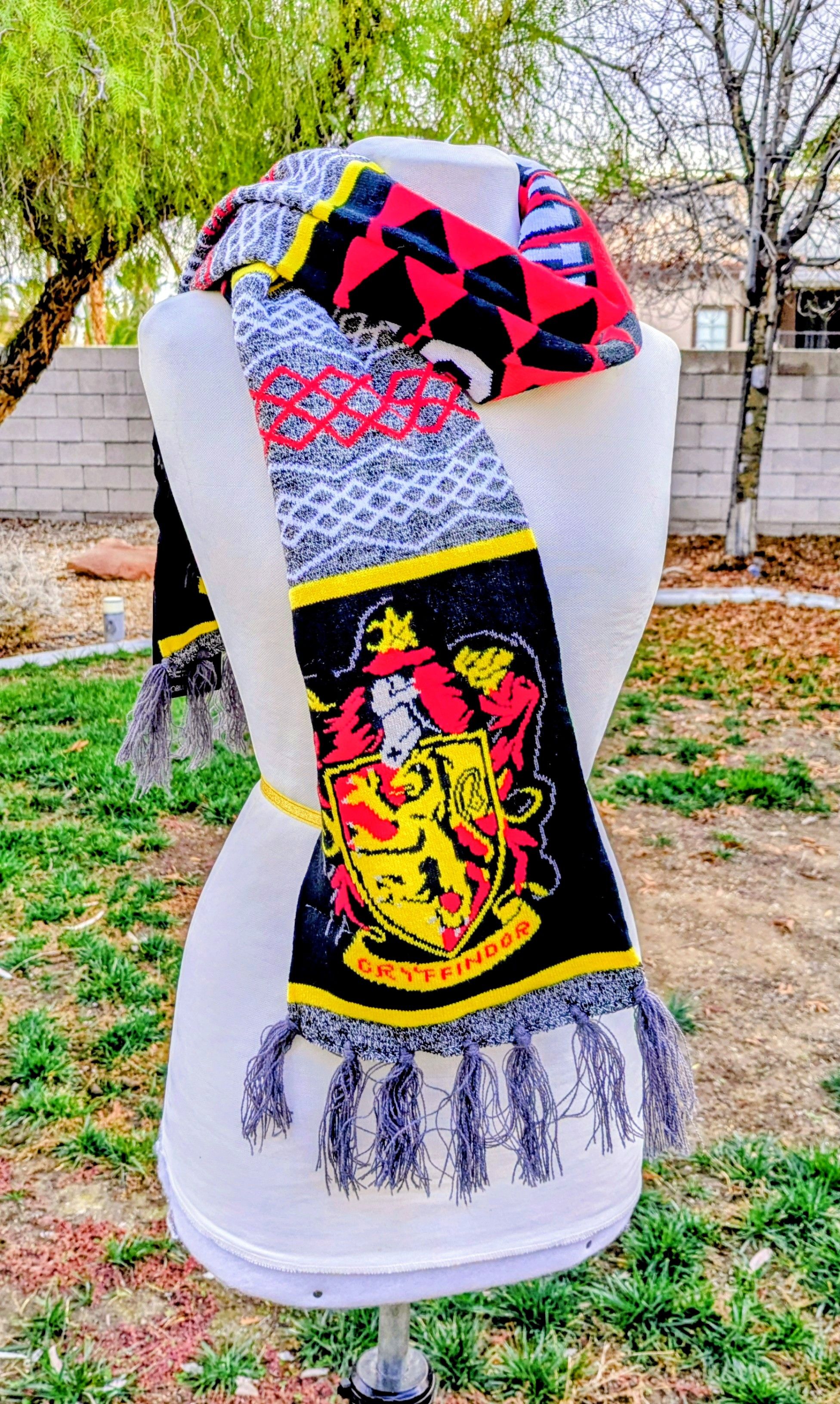Other Harry Potter House Gryffindor Acrylic Wool Bioworld Scarf Size ONE SIZE - 1 Thumbnail