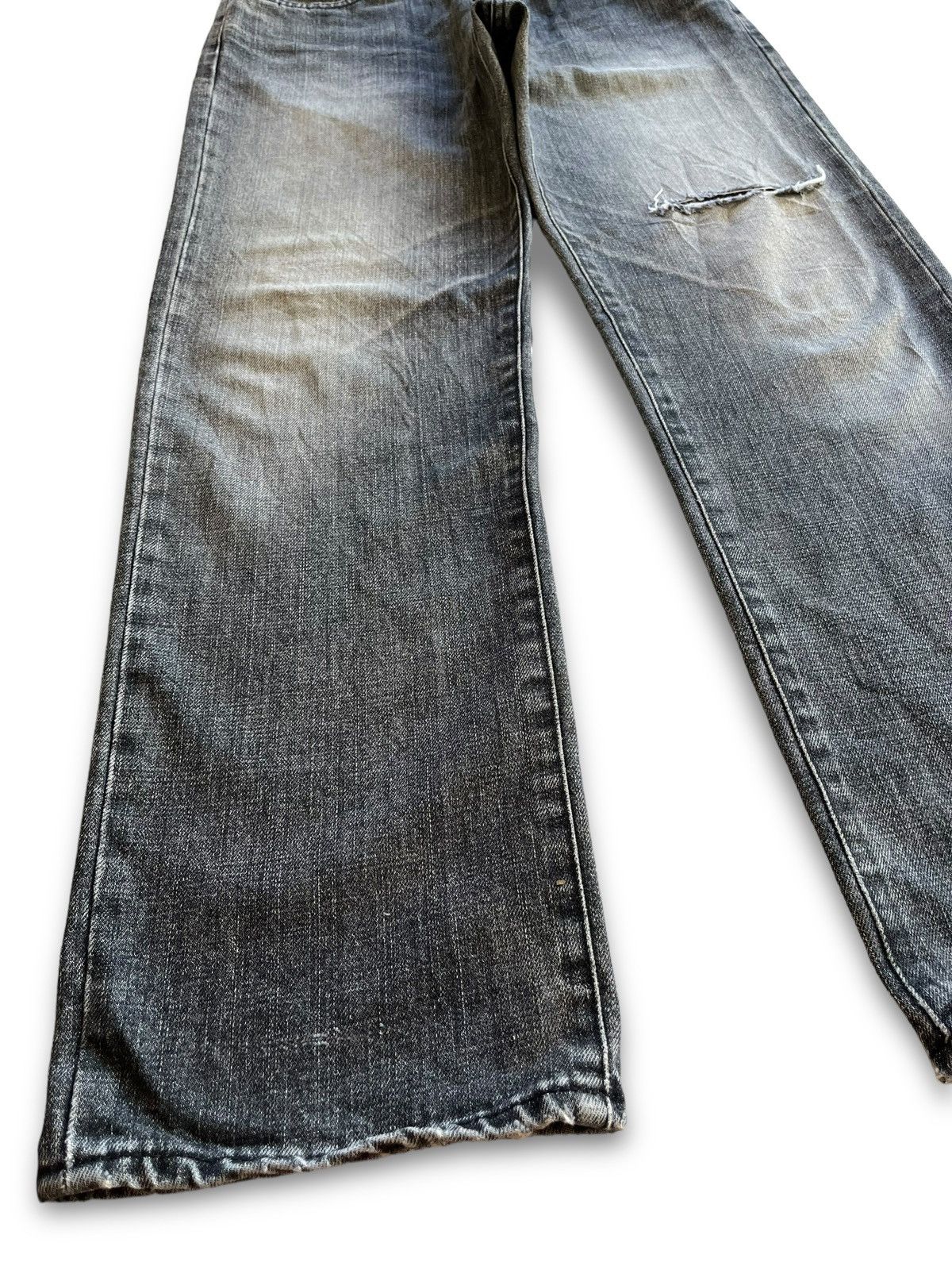 Japanese Brand × Uniqlo Vintage Uniqlo Faded Black Distressed Loose Jeans 31x30 Size US 31 - 6 Thumbnail