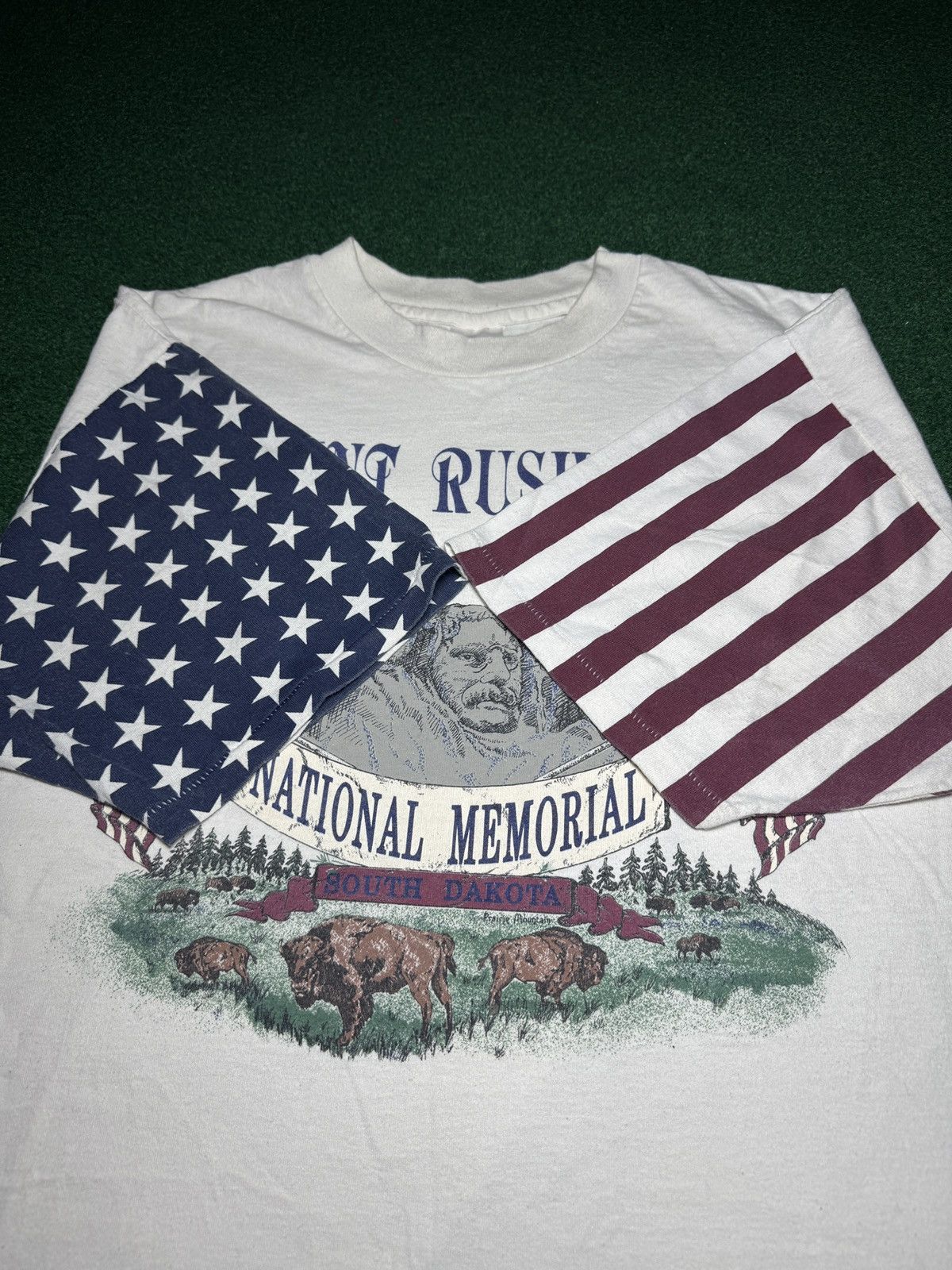 Vintage Vintage 90s Mount Rushmore Patriotic Stars Stripes T Shirt Size US XL / EU 56 / 4 - 5 Thumbnail