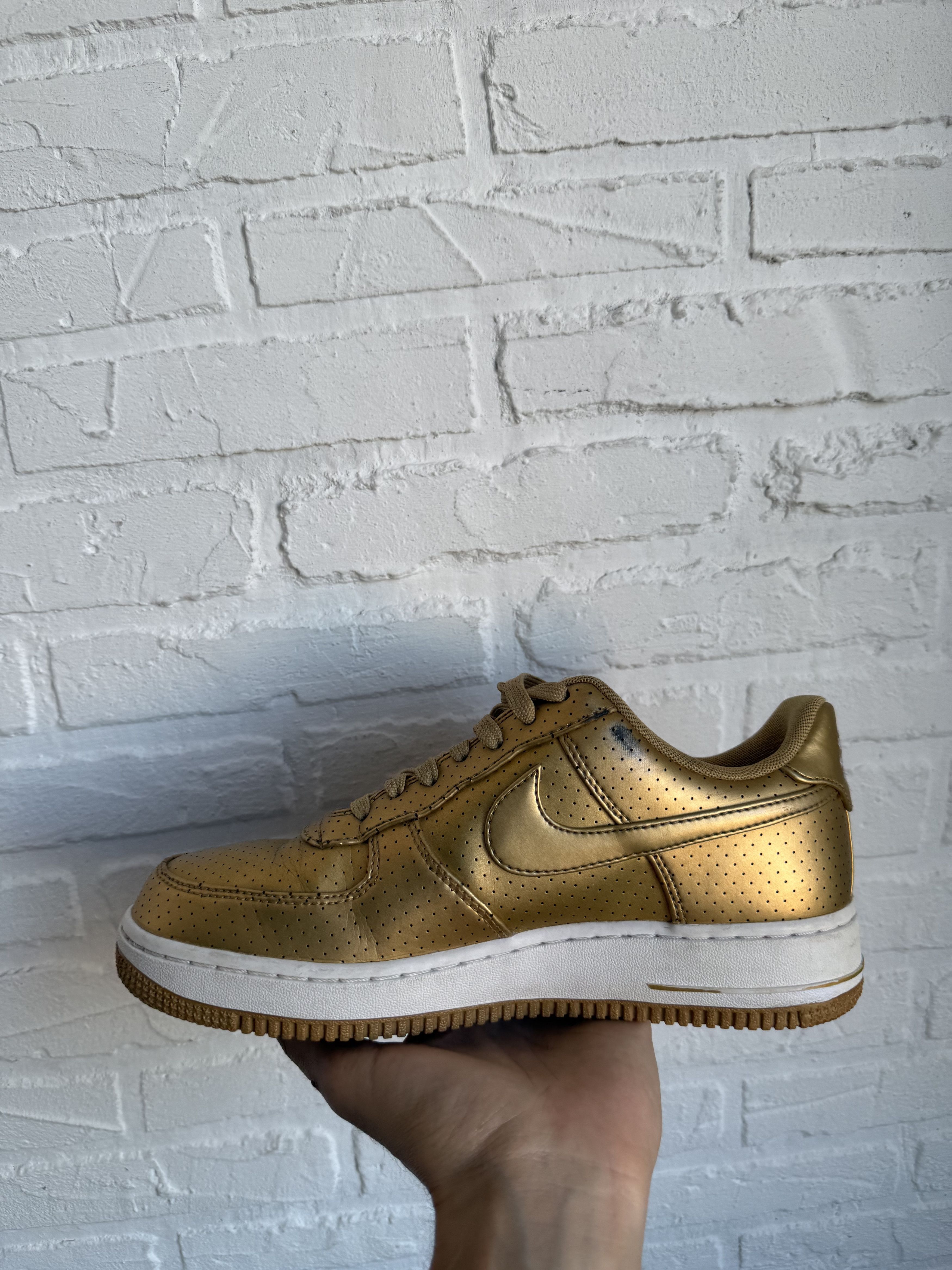 Nike Nike Air Force 1 Low '07 LV8 'Gold' sneakers Size US 7 / EU 40 - 11 Thumbnail