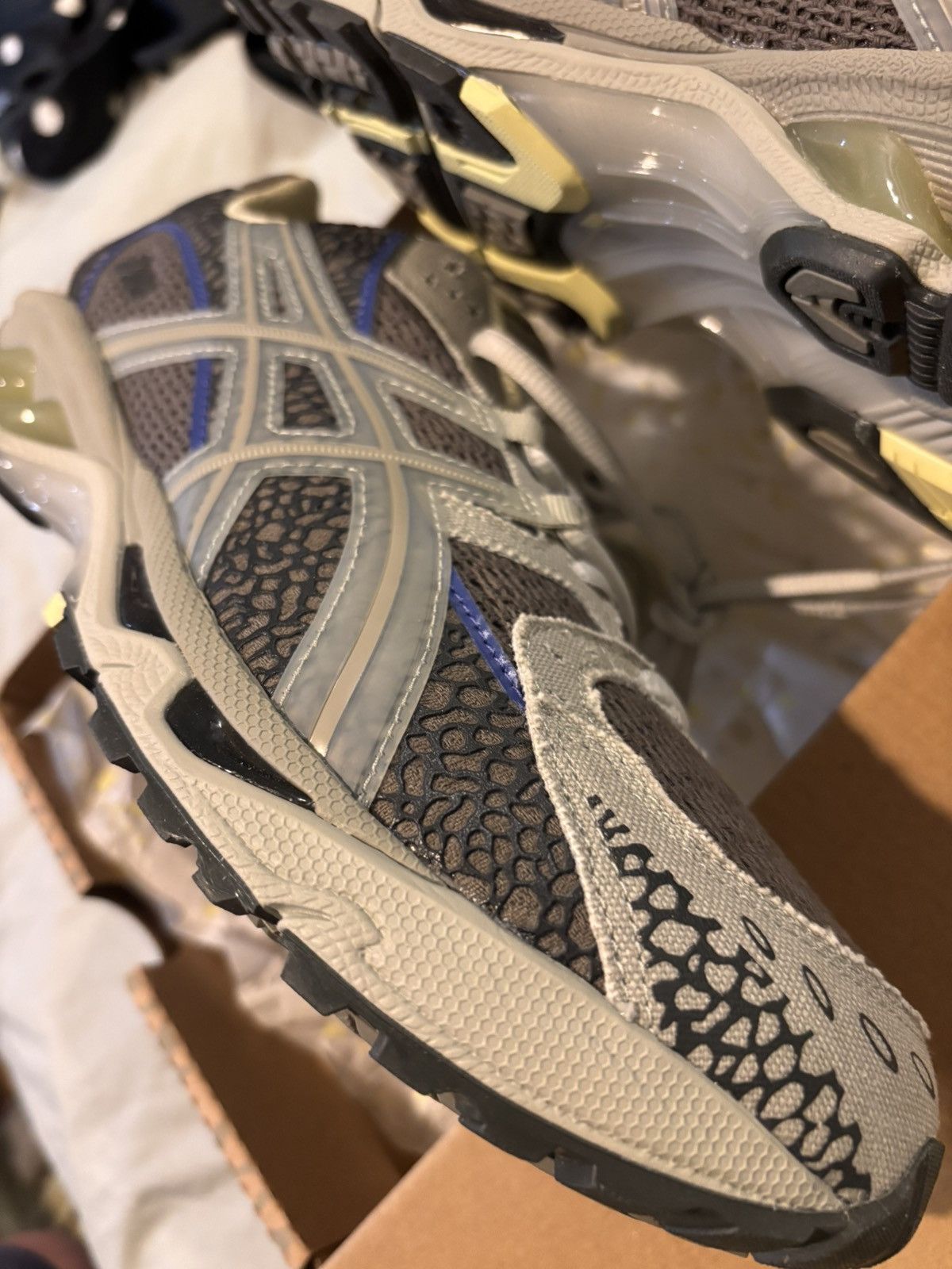 Asics 18 East x Asics Gel Nimbus 10.1 Size US 10.5 / EU 43-44 - 3 Thumbnail