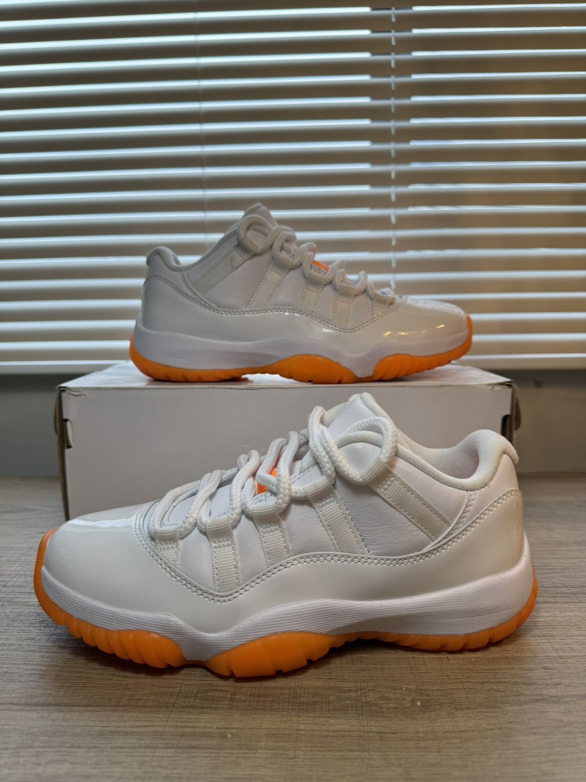 Jordan Brand Retro 11 low ‘ Citrus’ Size US 6 / IT 36 - 2 Thumbnail