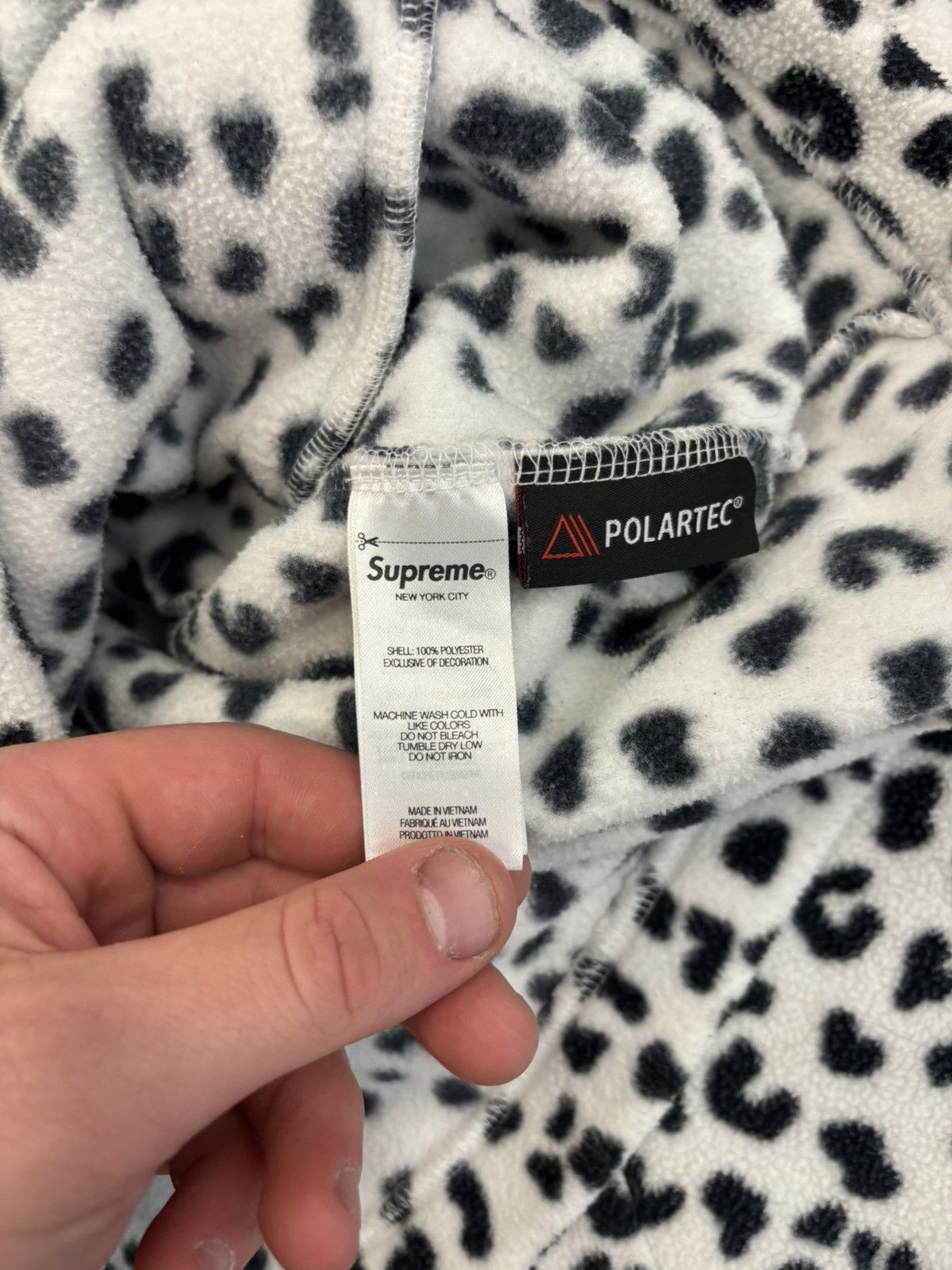 Supreme Supreme x Polar Tech Snow Leopard Size US L / EU 52-54 / 3 - 9 Thumbnail