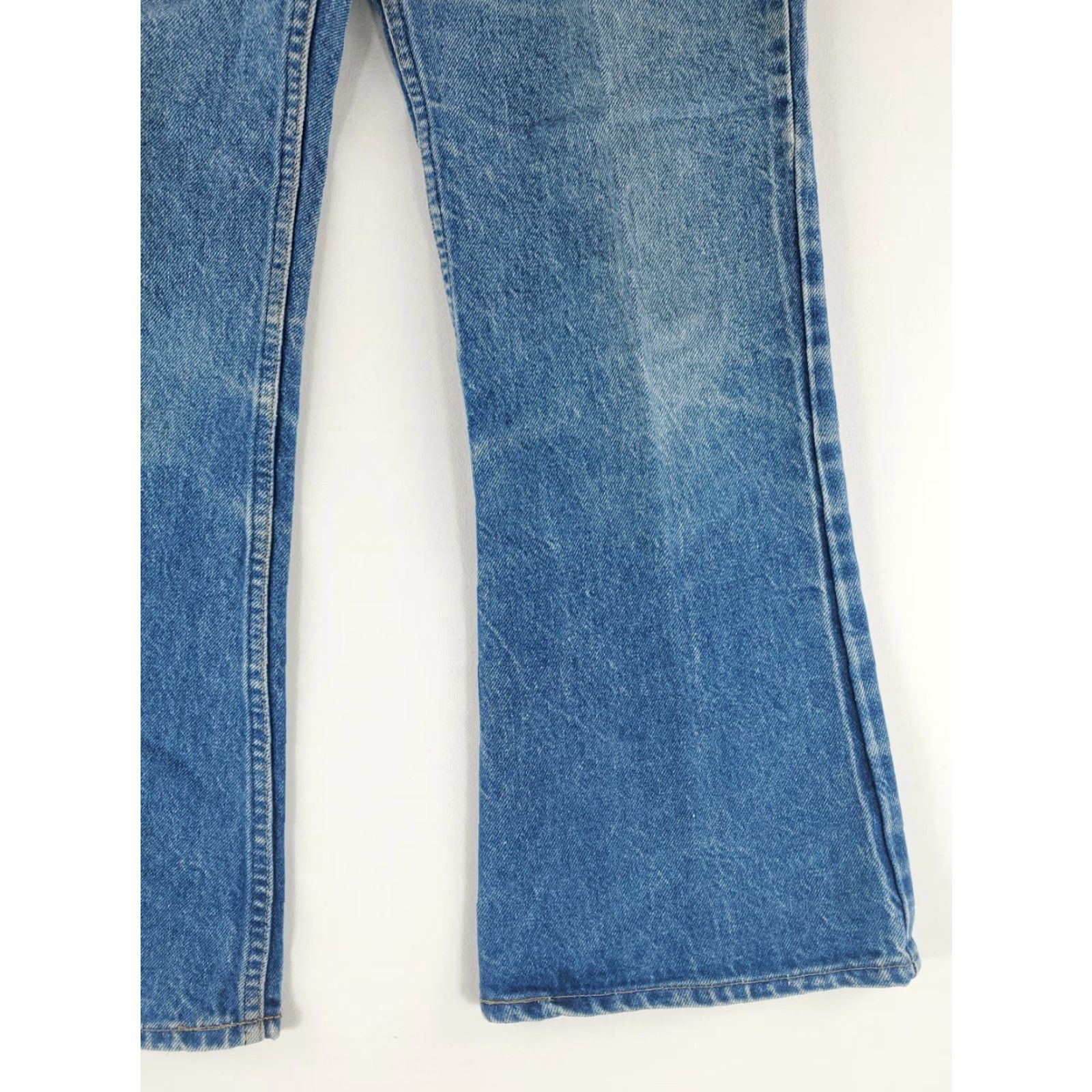 Levi's VINTAGE Levi's 646 Bell Bottoms Jeans Whiskering Talon 42 Mens 33x29 Blue Flared 70s Mens Size US 33 - 7 Thumbnail