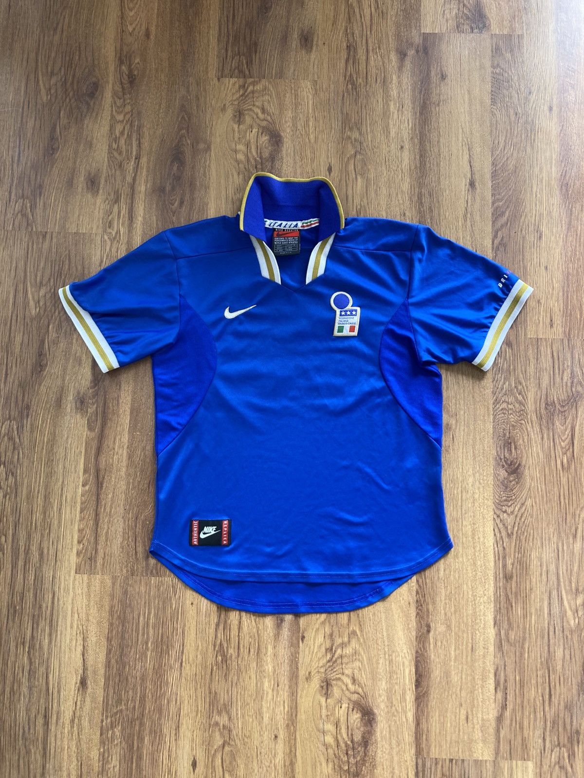 Vintage Vintage 1996 Nike italy soccer football jersey M y2k 90s Size US M / EU 48-50 / 2 - 2 Thumbnail