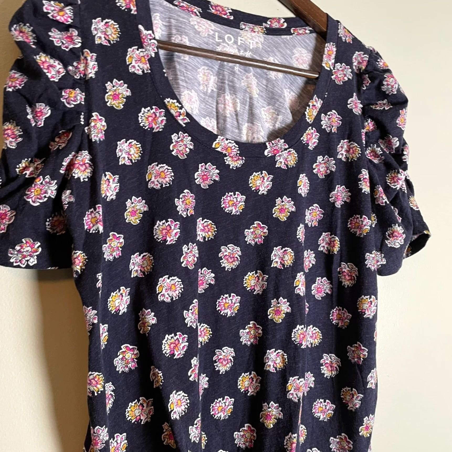 Loft VINTAGE LOFT Top TShirt M Floral Navy Blue Short Puff Sleeve Soft Dainty Pink Size M / US 6-8 / IT 42-44 - 3 Thumbnail