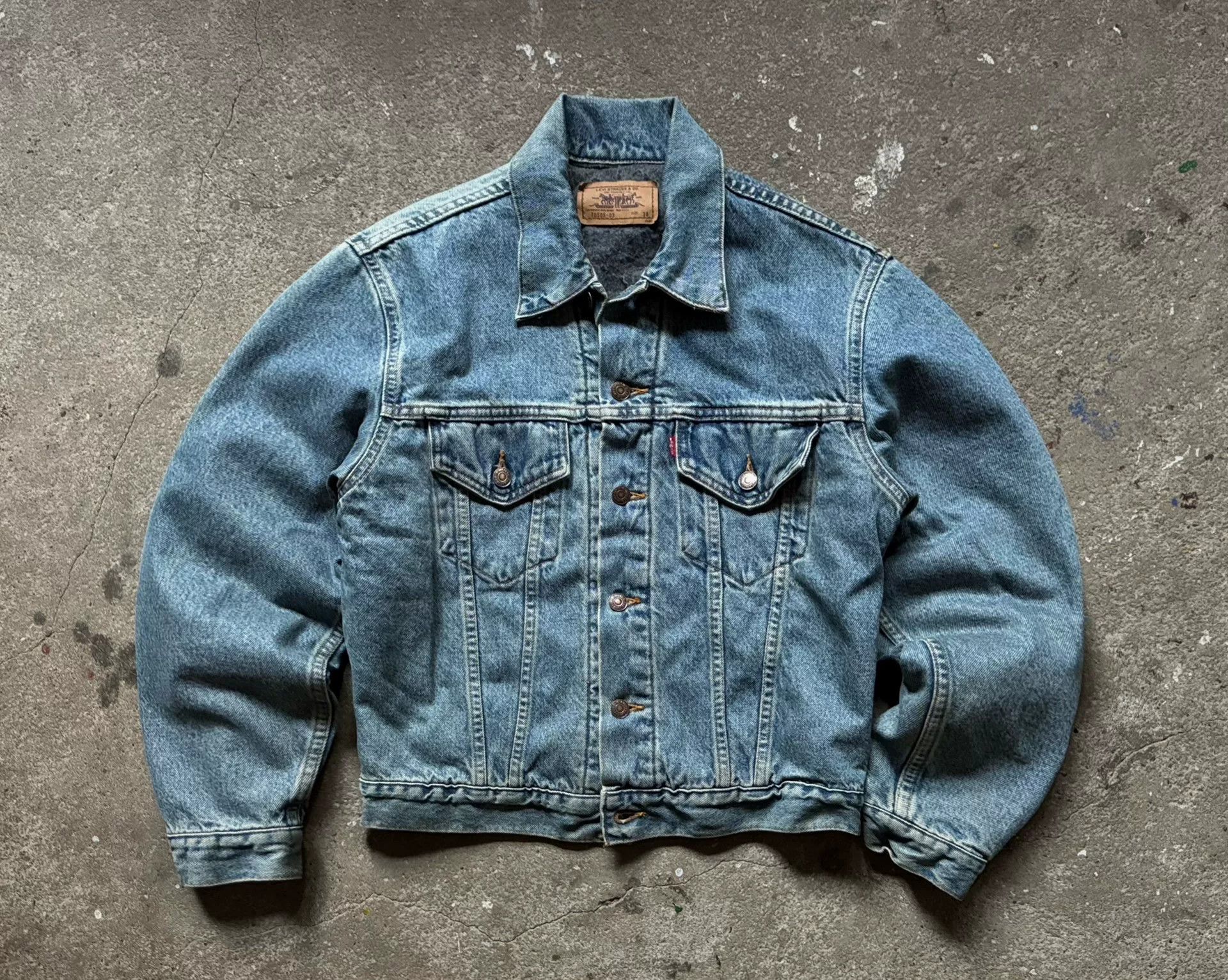 Vintage Vintage Levis 70505 Denim Jacket USA Size US L / EU 52-54 / 3 - 1 Thumbnail