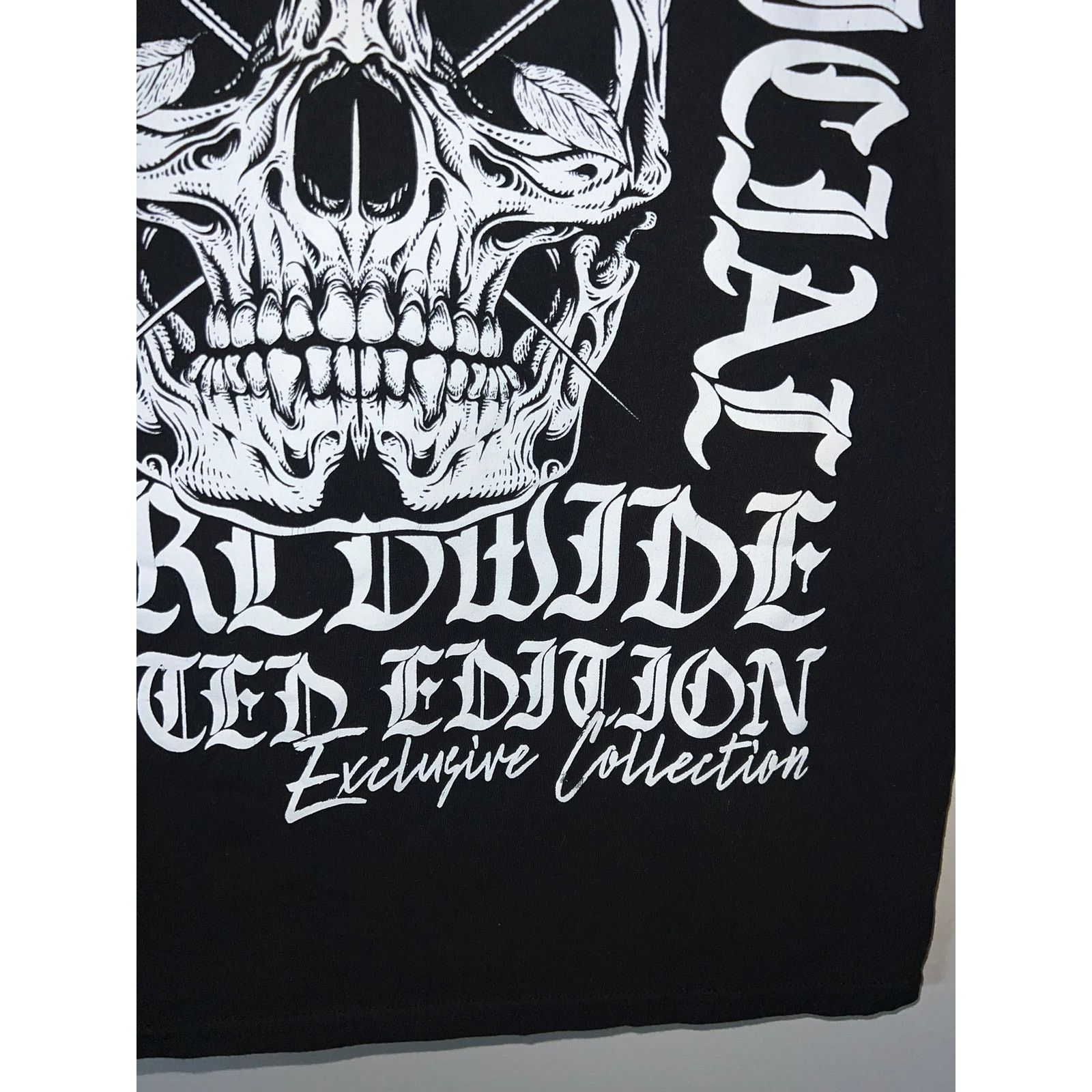 Boohoo Boohoo Man Shirt Collection Limited Edition Skull Tee Y2K M Size US M / EU 48-50 / 2 - 9 Thumbnail