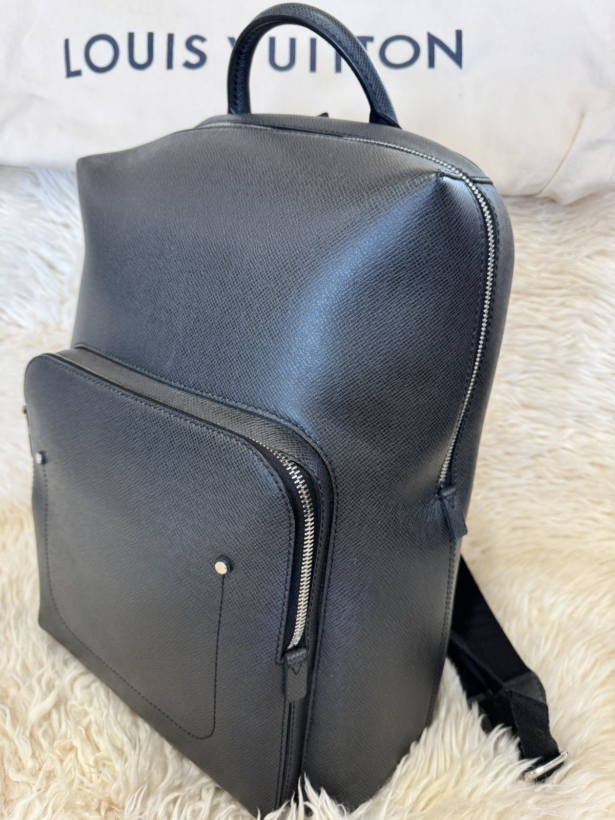 Louis Vuitton Louis Vuitton Taiga Grigori Gray Backpack Ardoise Leather Size ONE SIZE - 5 Thumbnail