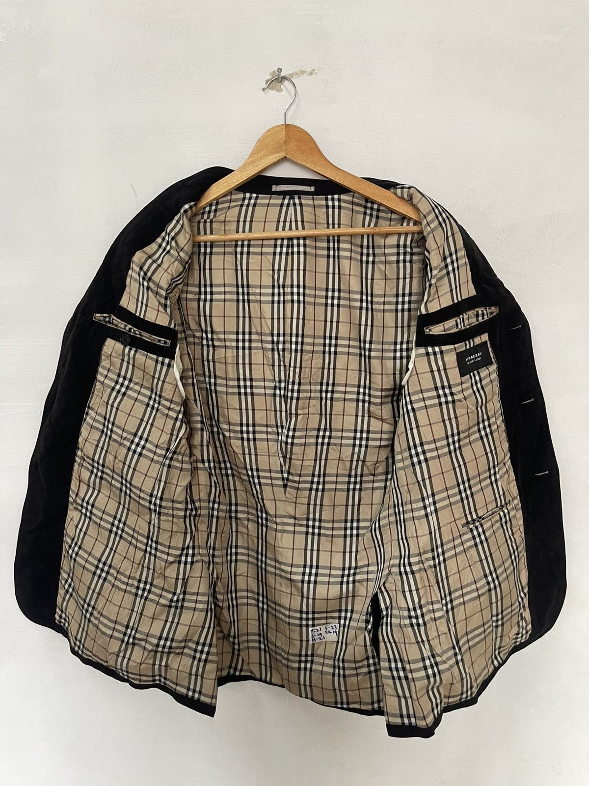 Burberry VINTAGE BURBERRY BLACK BLAZER NOVA CHECK INSIDE Size 42S - 1 Thumbnail