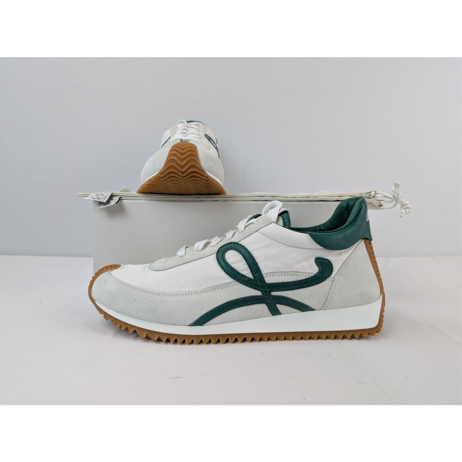 Loewe o1rshd1 Nylon Suede Flow Runner Sneakers in White/Dark Green Size US 10 / EU 43 - 19 Thumbnail